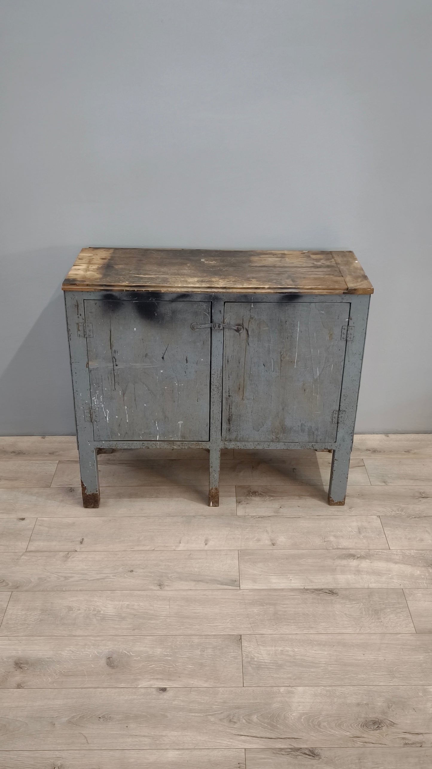 82474 Credenza da lavoro in ferro con piano in legno