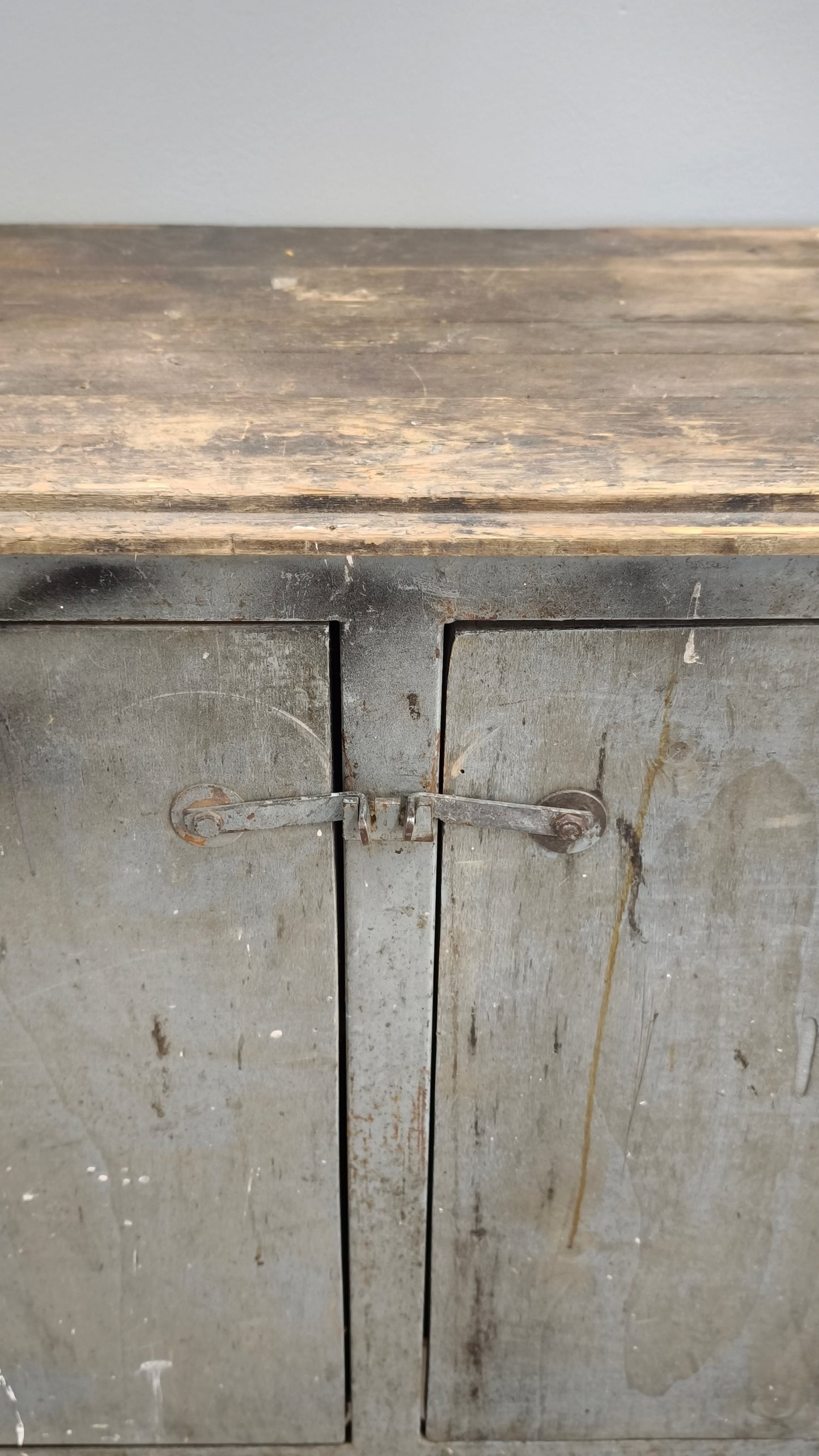 82474 Credenza da lavoro in ferro con piano in legno