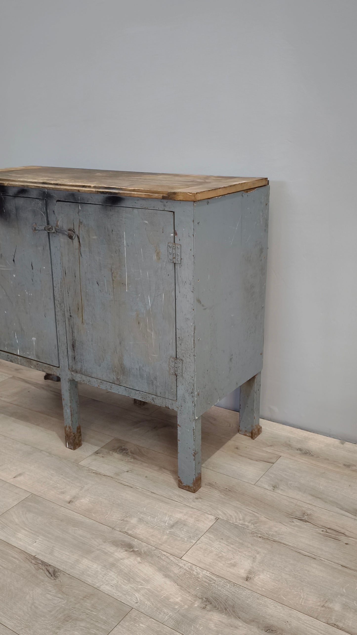 82474 Credenza da lavoro in ferro con piano in legno