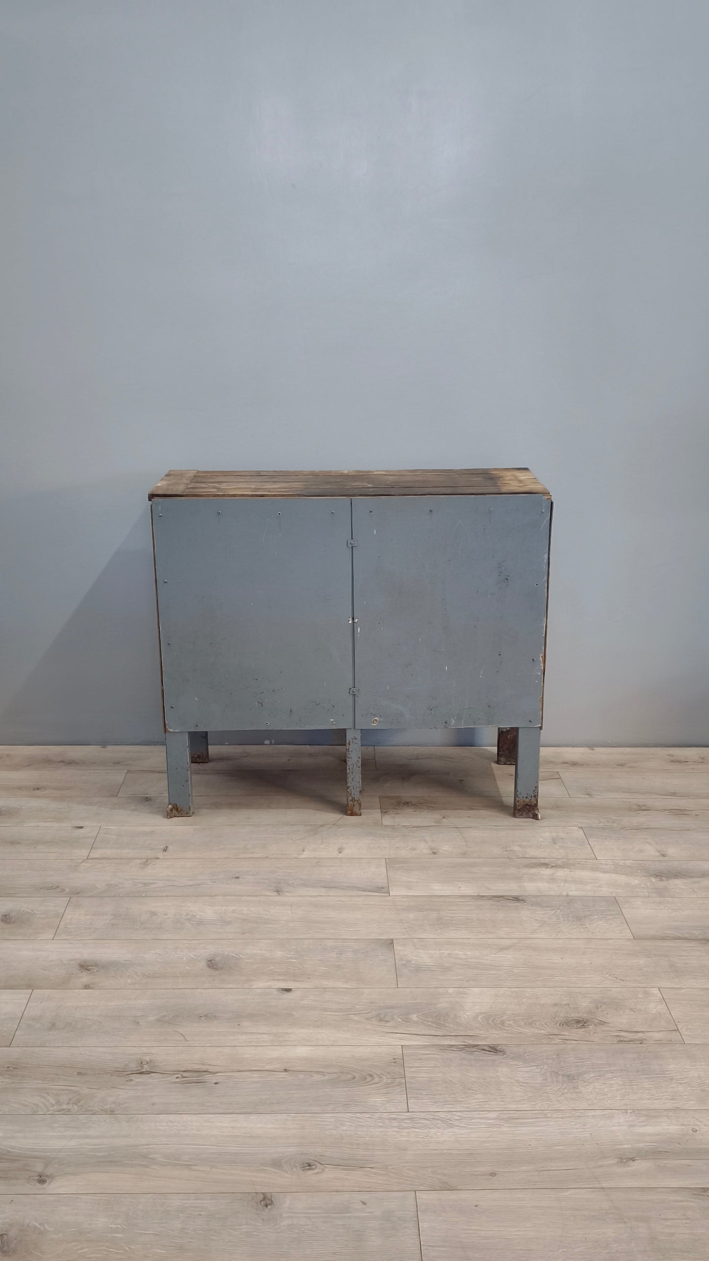 82474 Credenza da lavoro in ferro con piano in legno