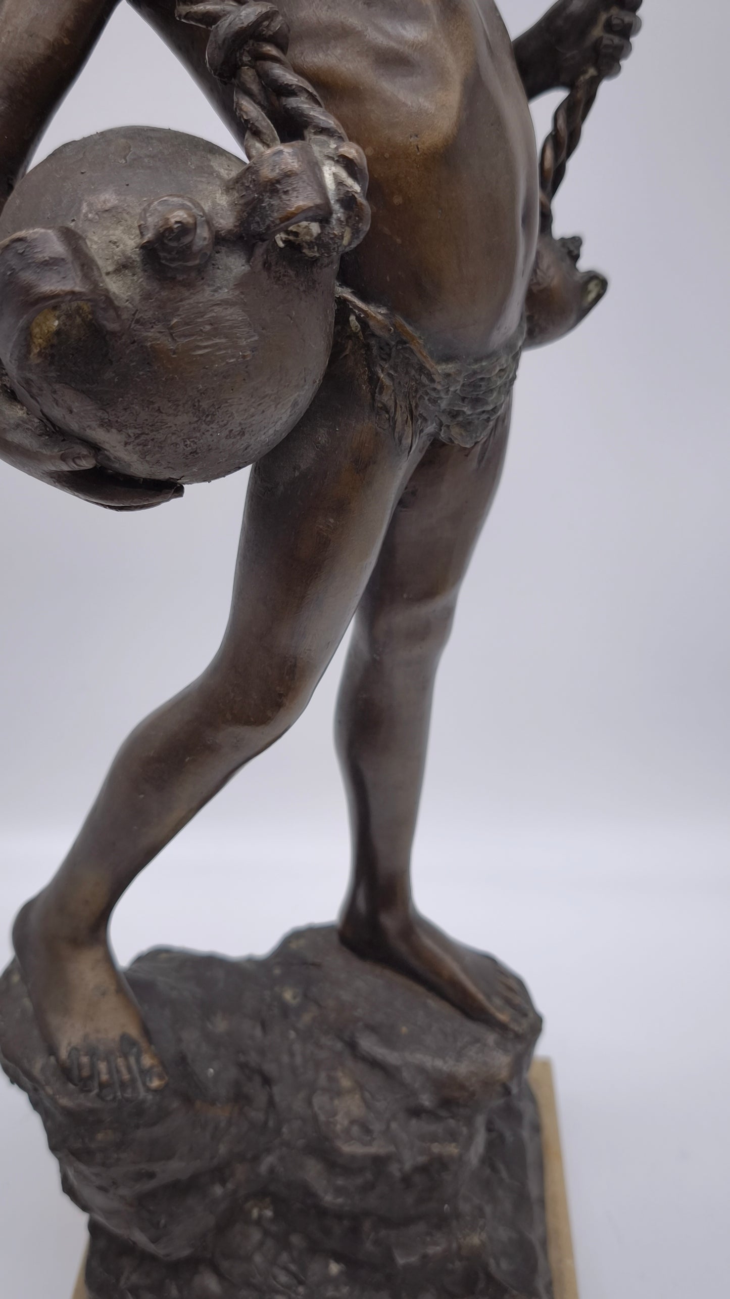 81458 Statua acquaiolo in bronzo su base in marmo firmata De Martino