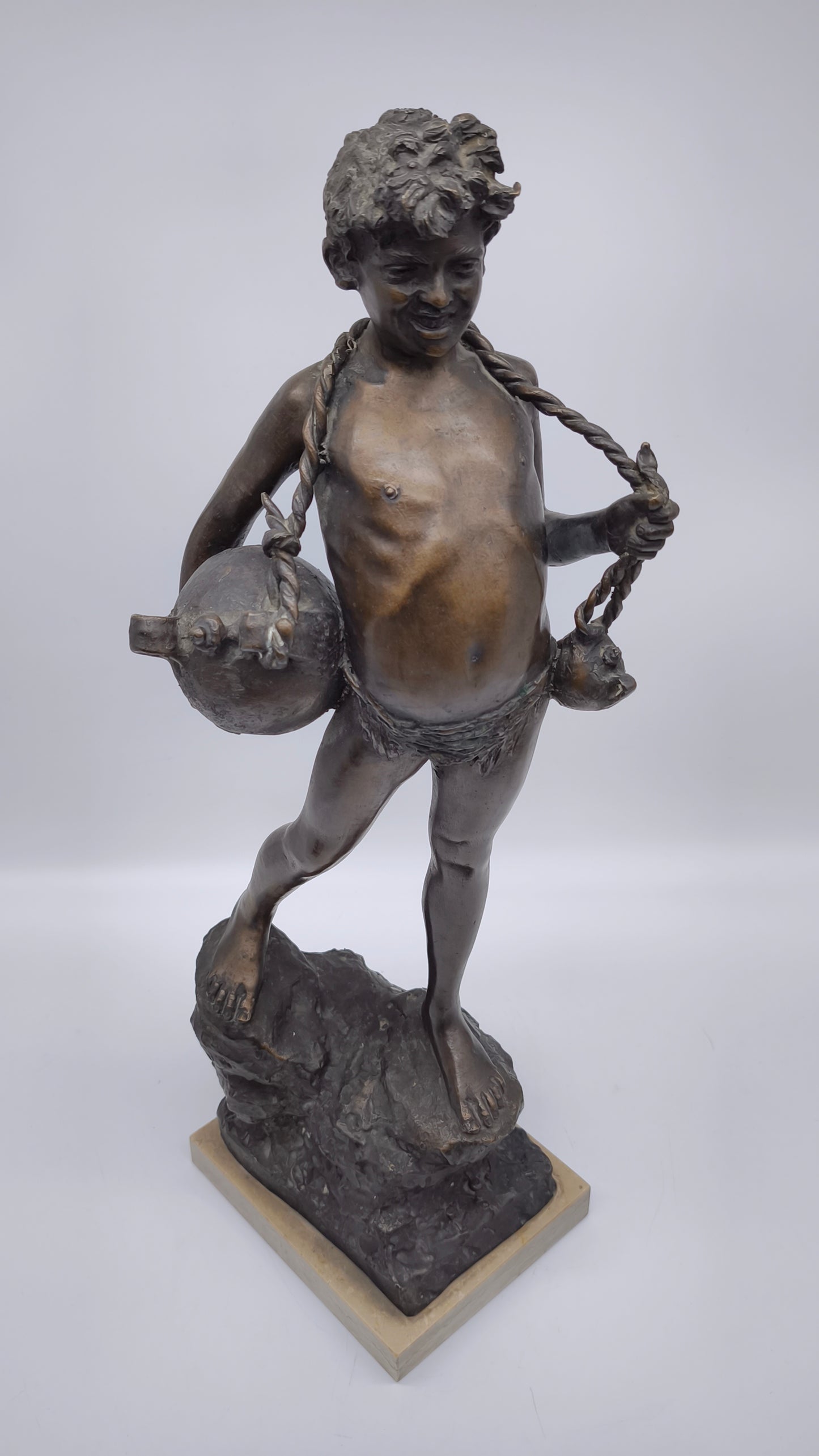 81458 Statua acquaiolo in bronzo su base in marmo firmata De Martino