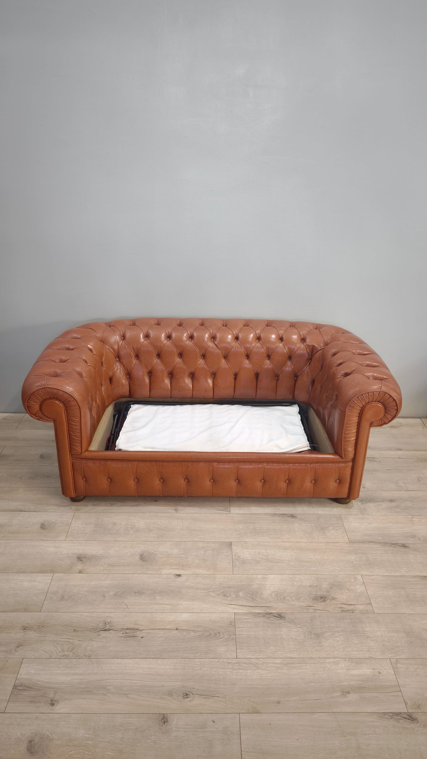 82766 Divano letto Chester in pelle marrone