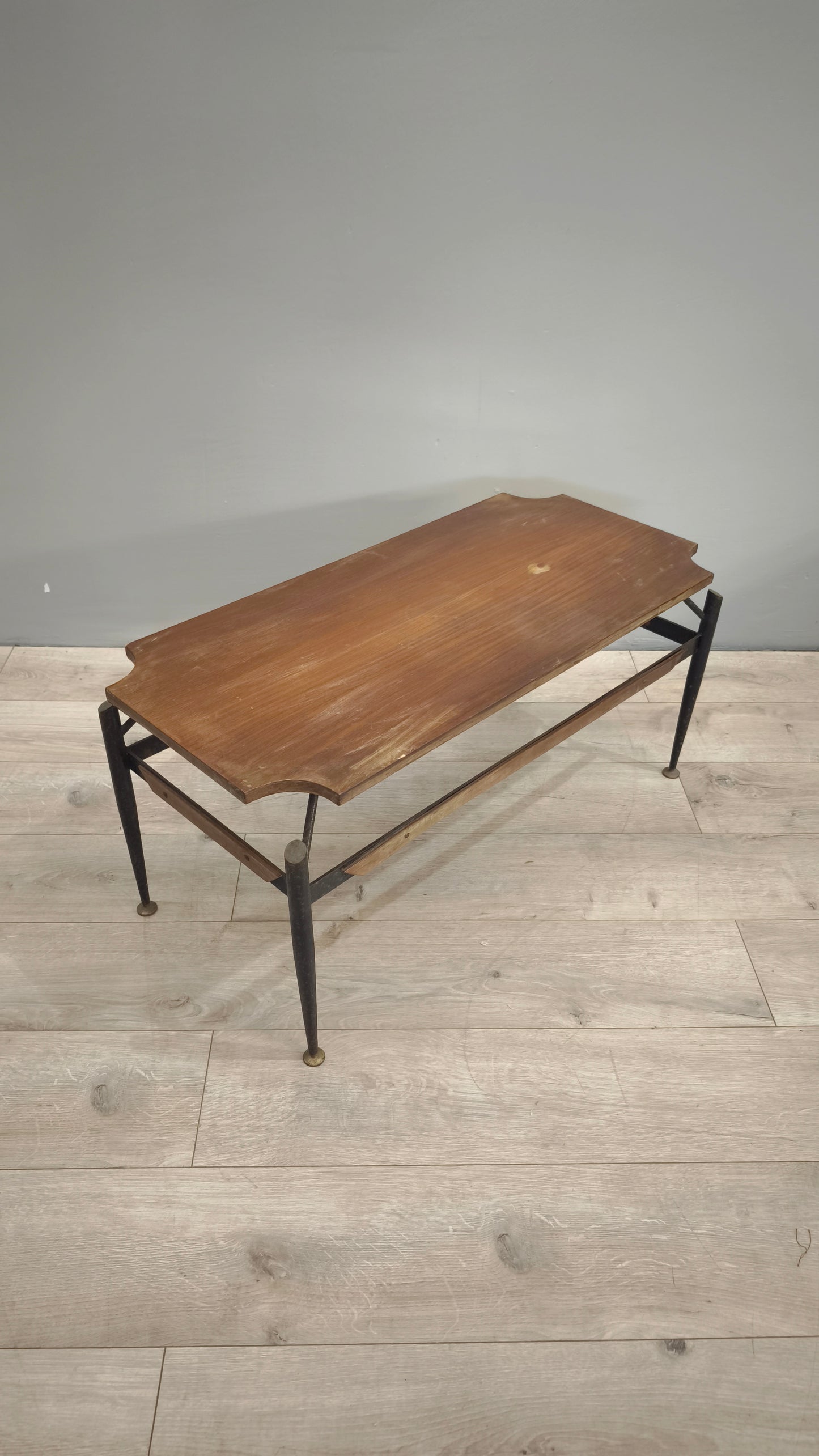 82930 Tavolo da salotto con base in ferro