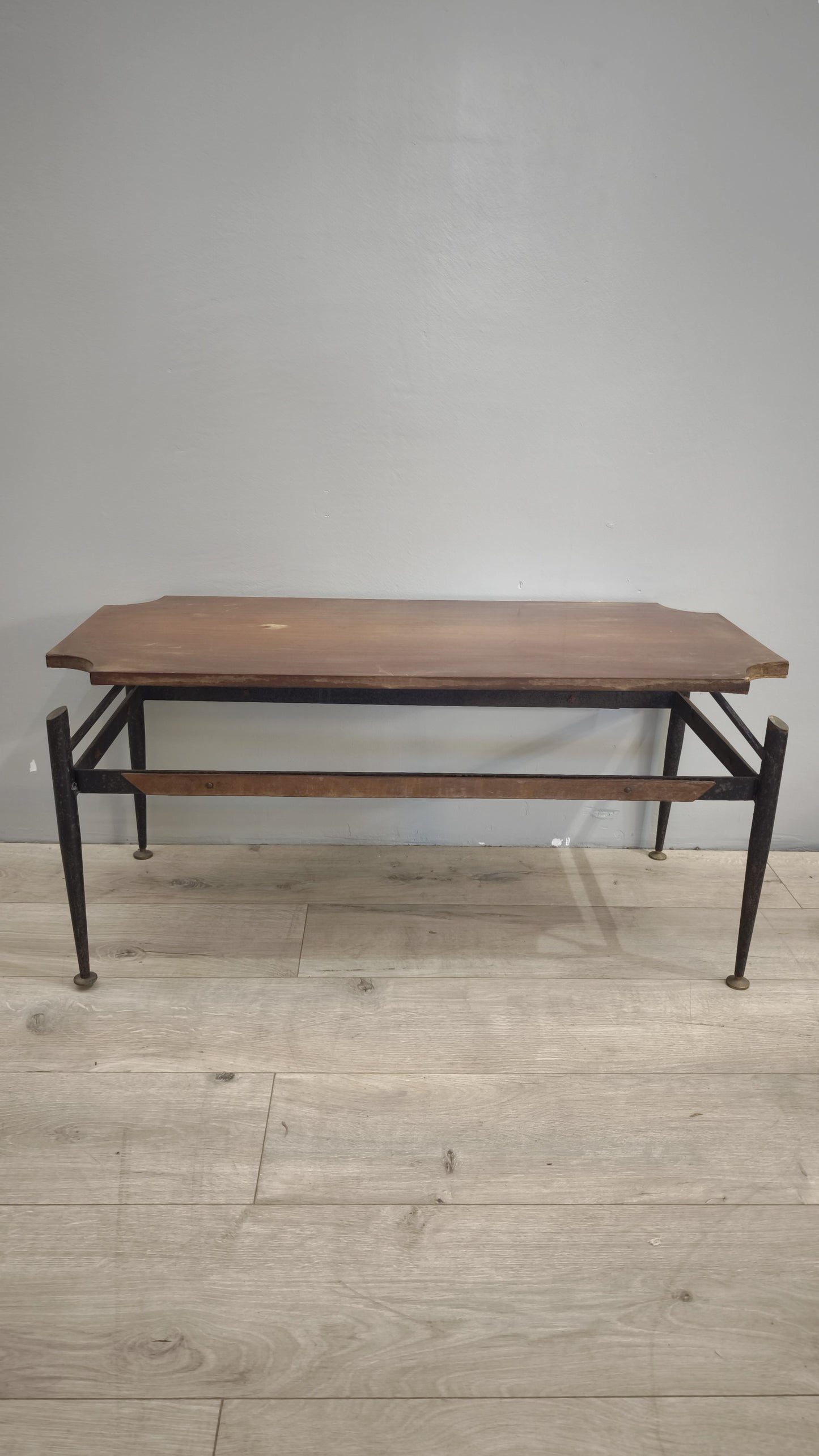 82930 Tavolo da salotto con base in ferro