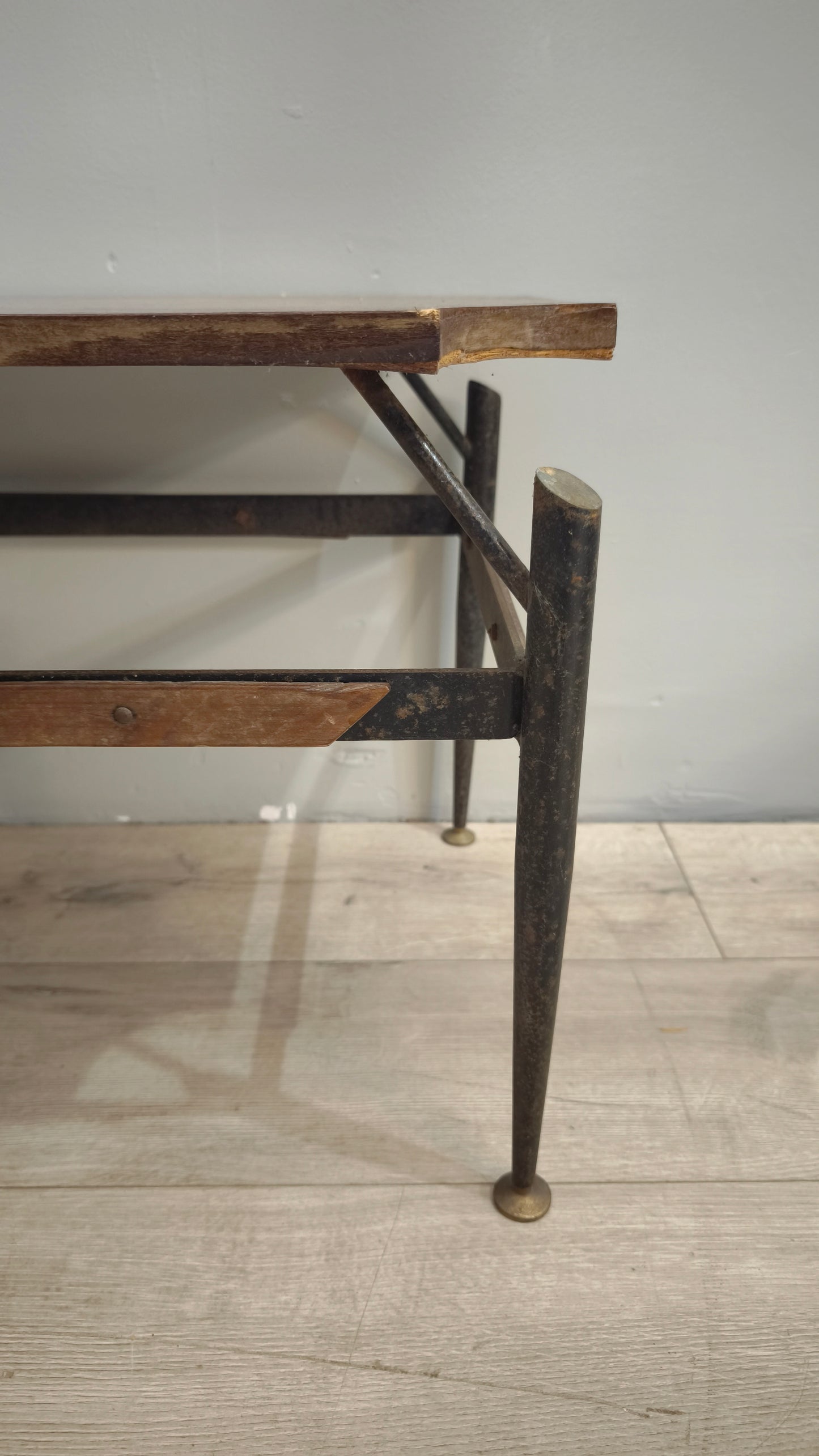 82930 Tavolo da salotto con base in ferro