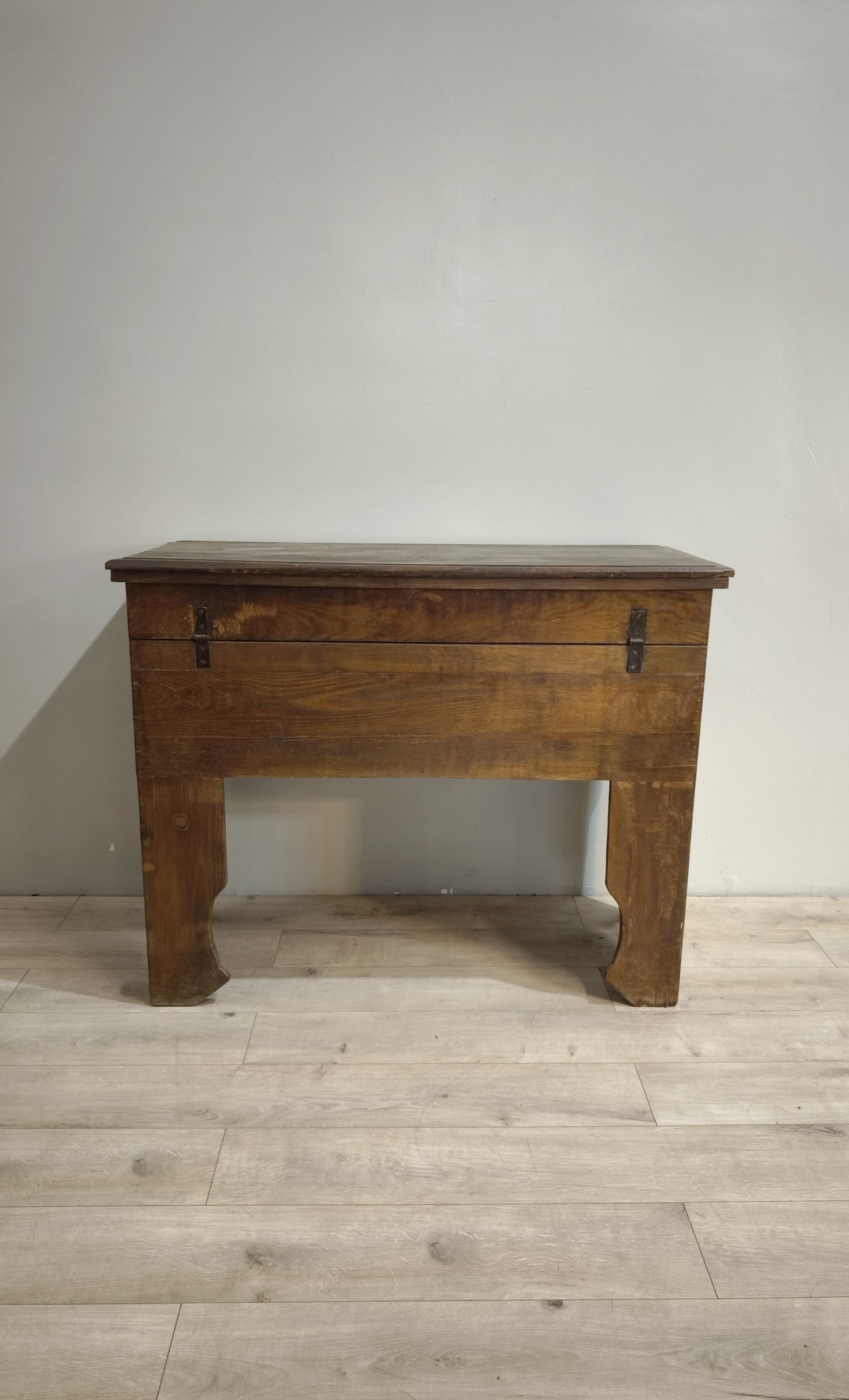 82938 Madia in legno massello di castagno