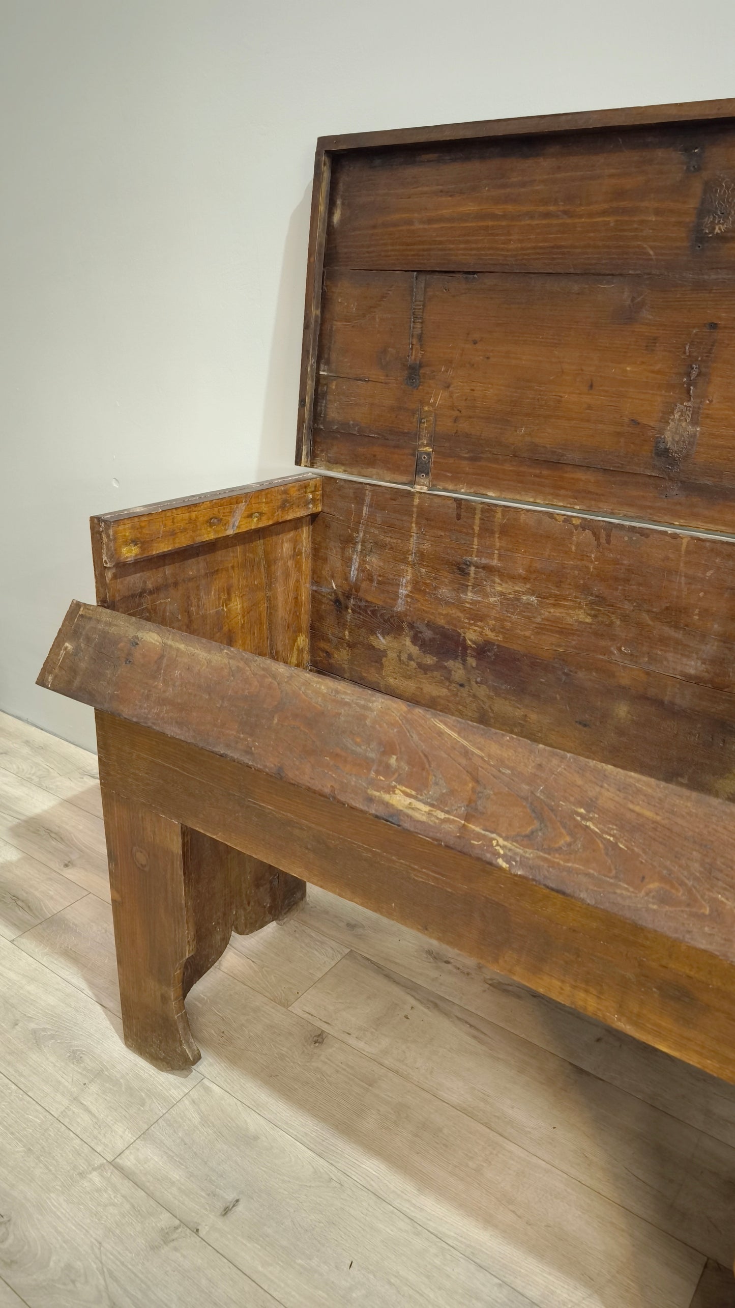 82938 Madia in legno massello di castagno