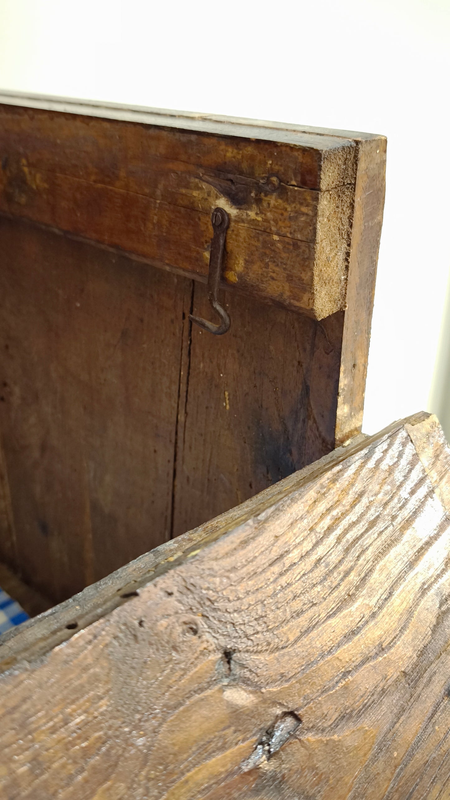 82938 Madia in legno massello di castagno