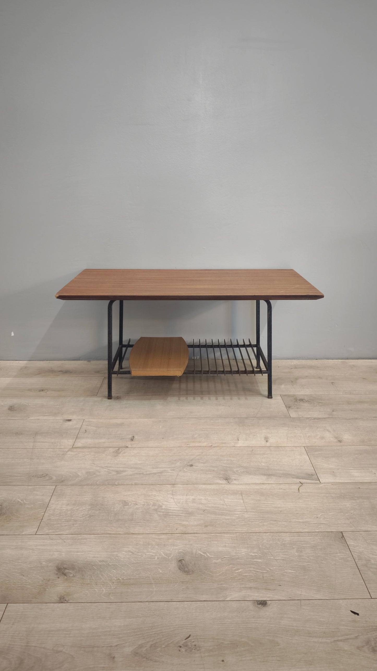 82929 Tavolo basso con base in ferro
