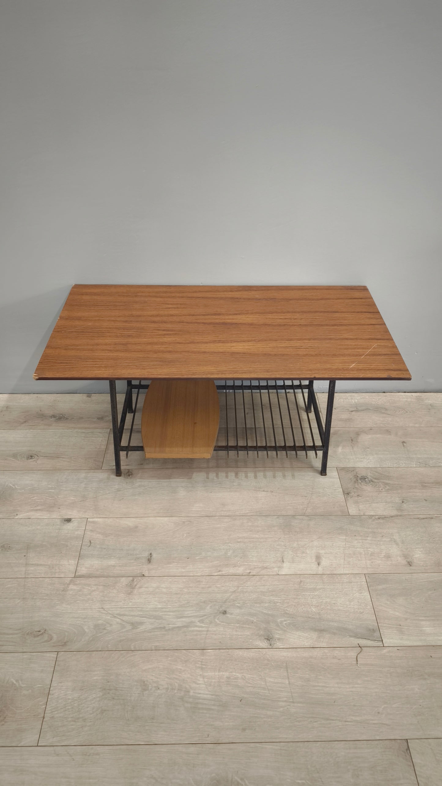 82929 Tavolo basso con base in ferro
