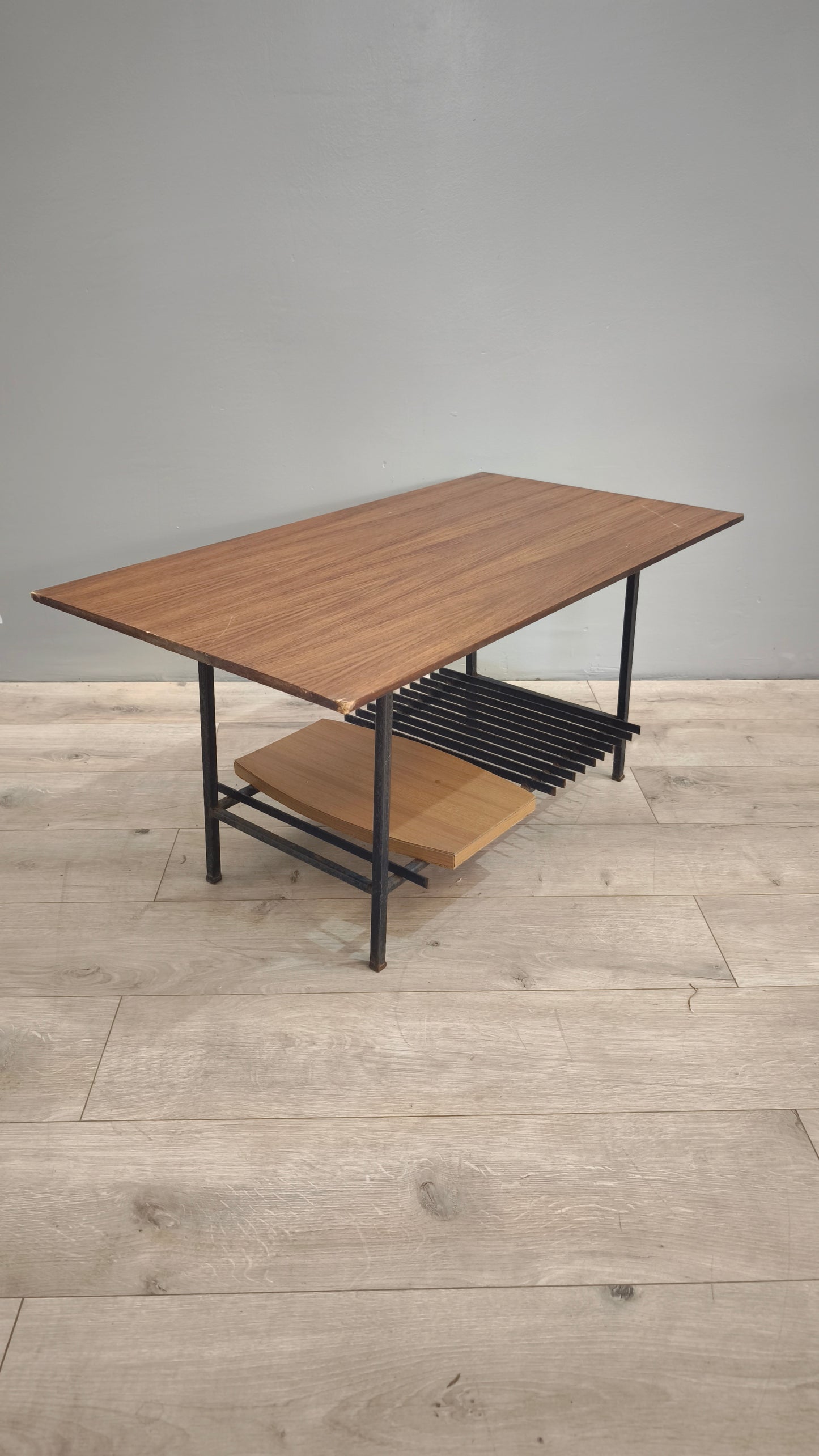 82929 Tavolo basso con base in ferro