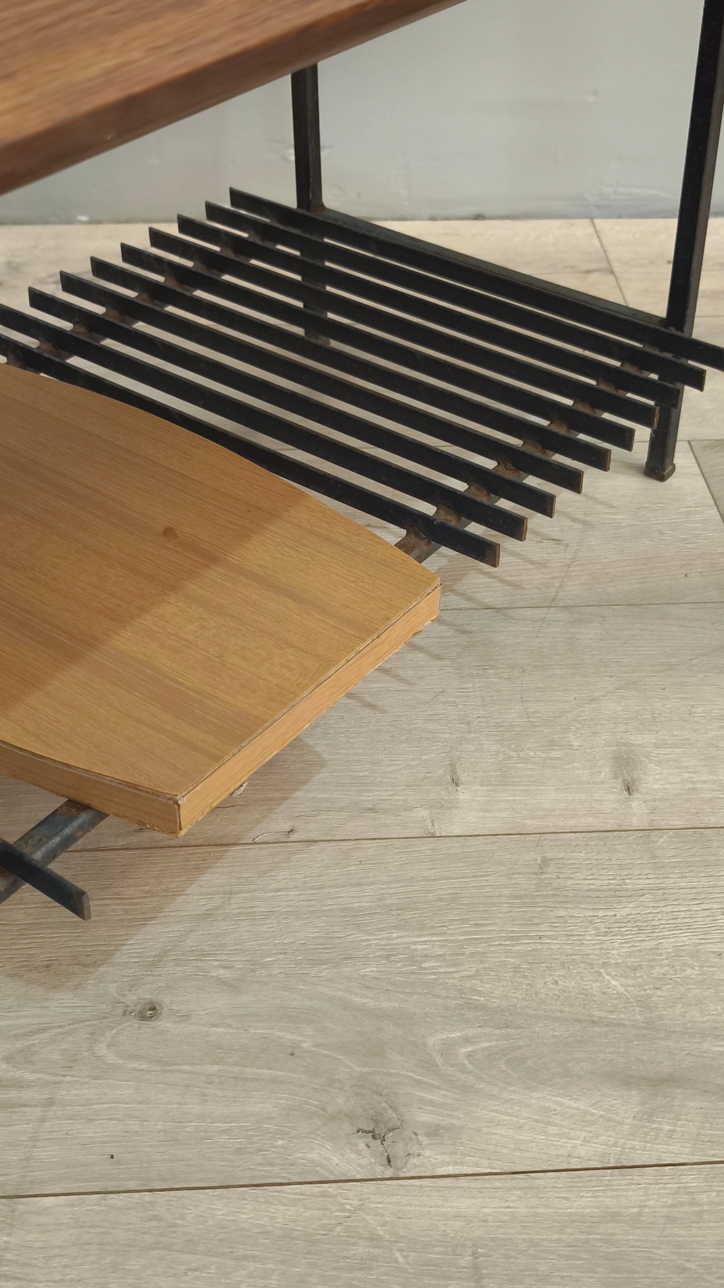 82929 Tavolo basso con base in ferro