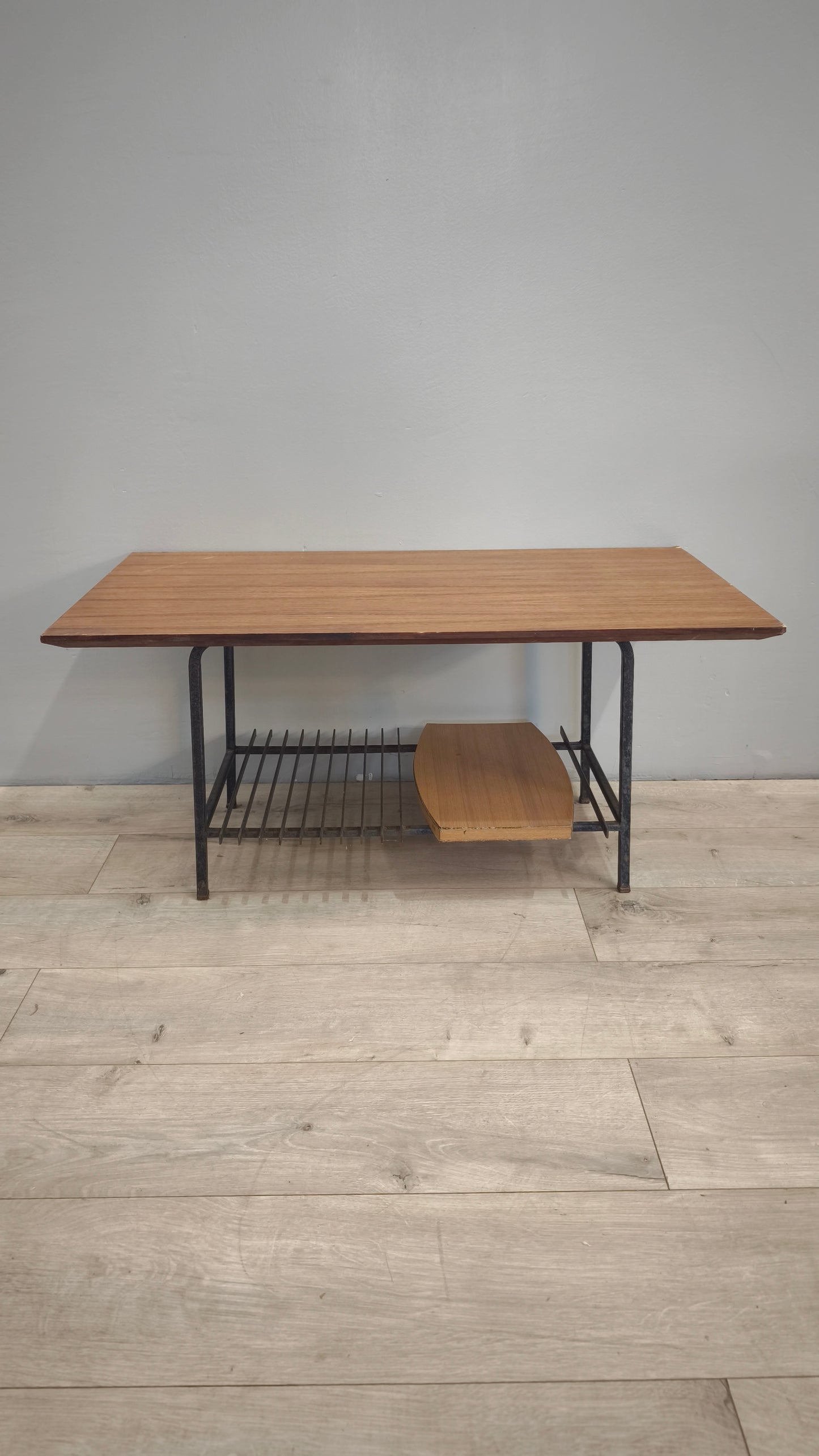 82929 Tavolo basso con base in ferro