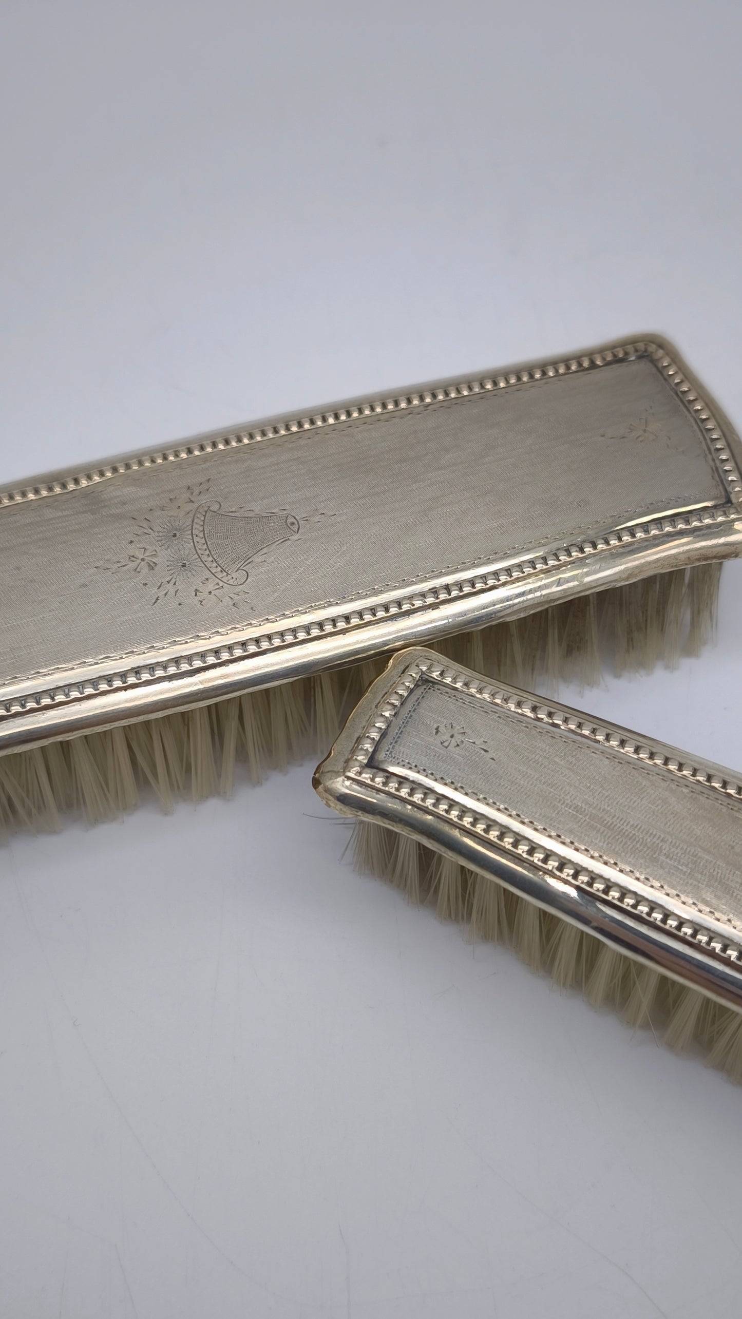 82797 Set da toletta in argento