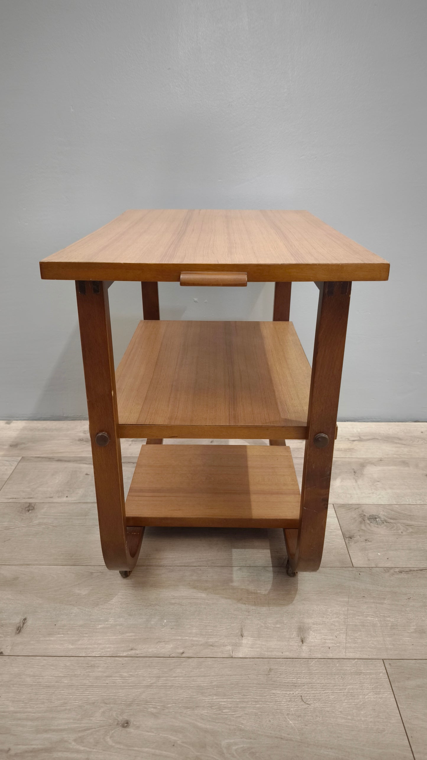 82953 Tavolino stile art déco con due ripiani