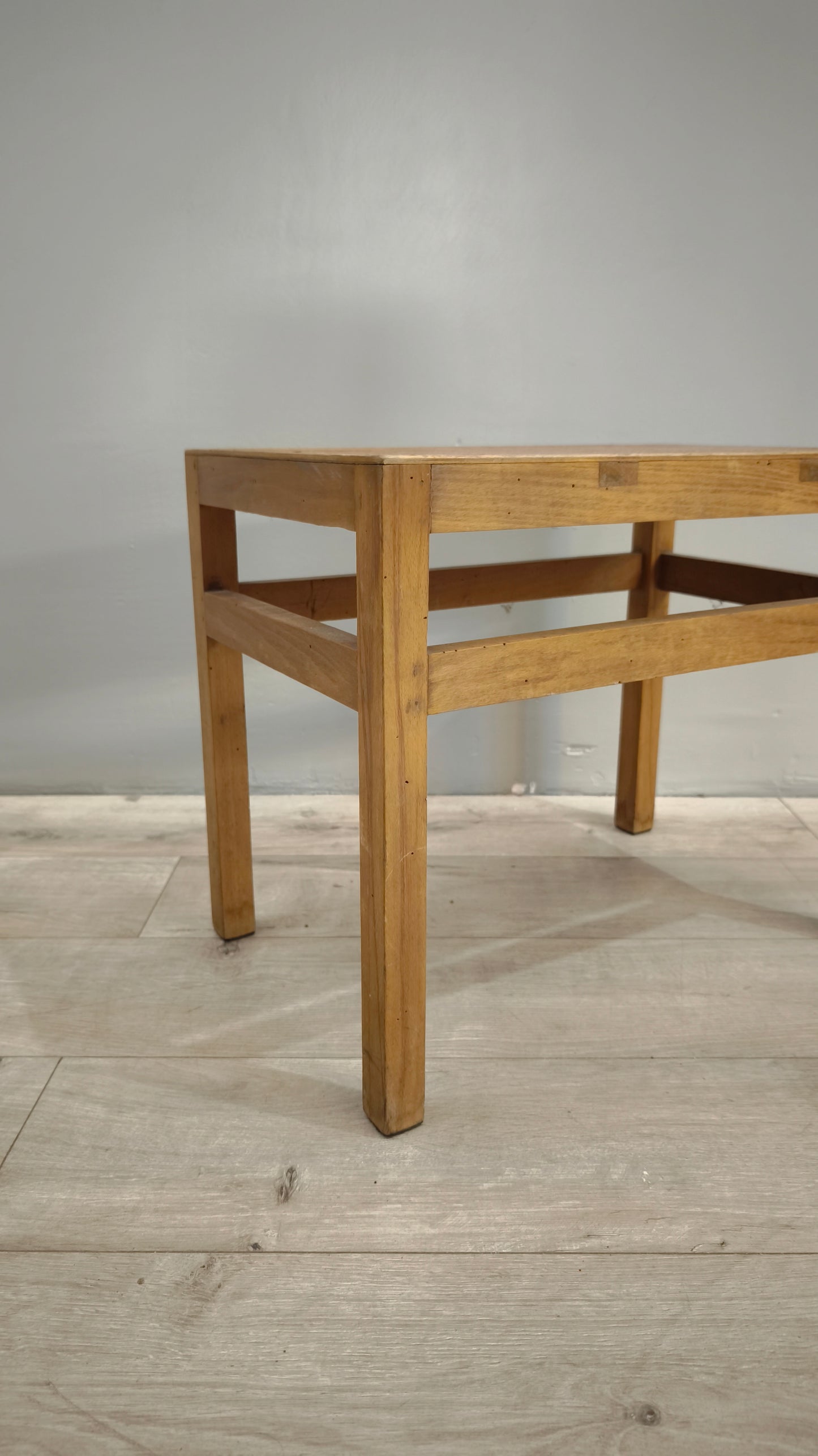 82950 Tavolinetto da salotto in legno