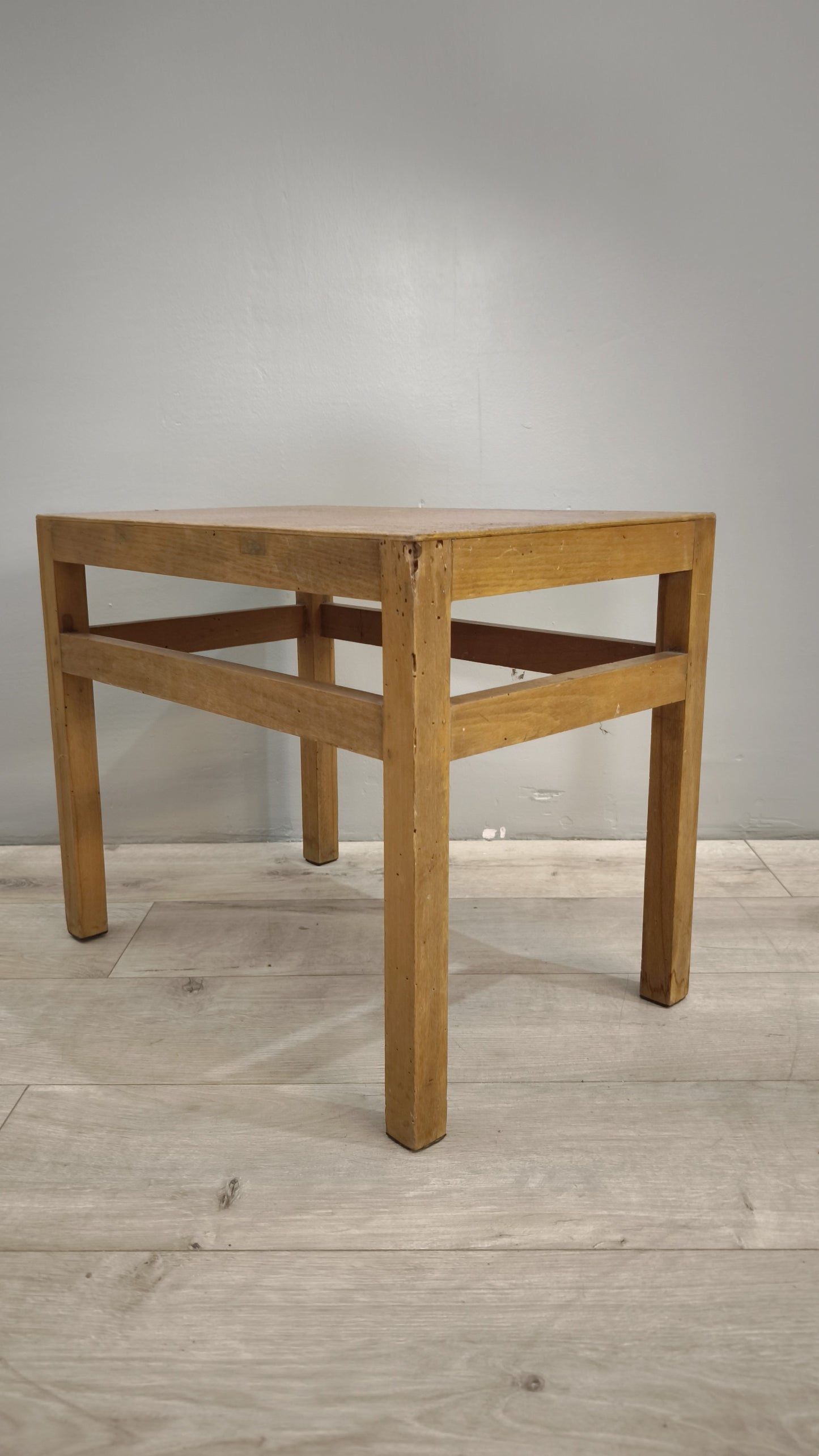 82950 Tavolinetto da salotto in legno