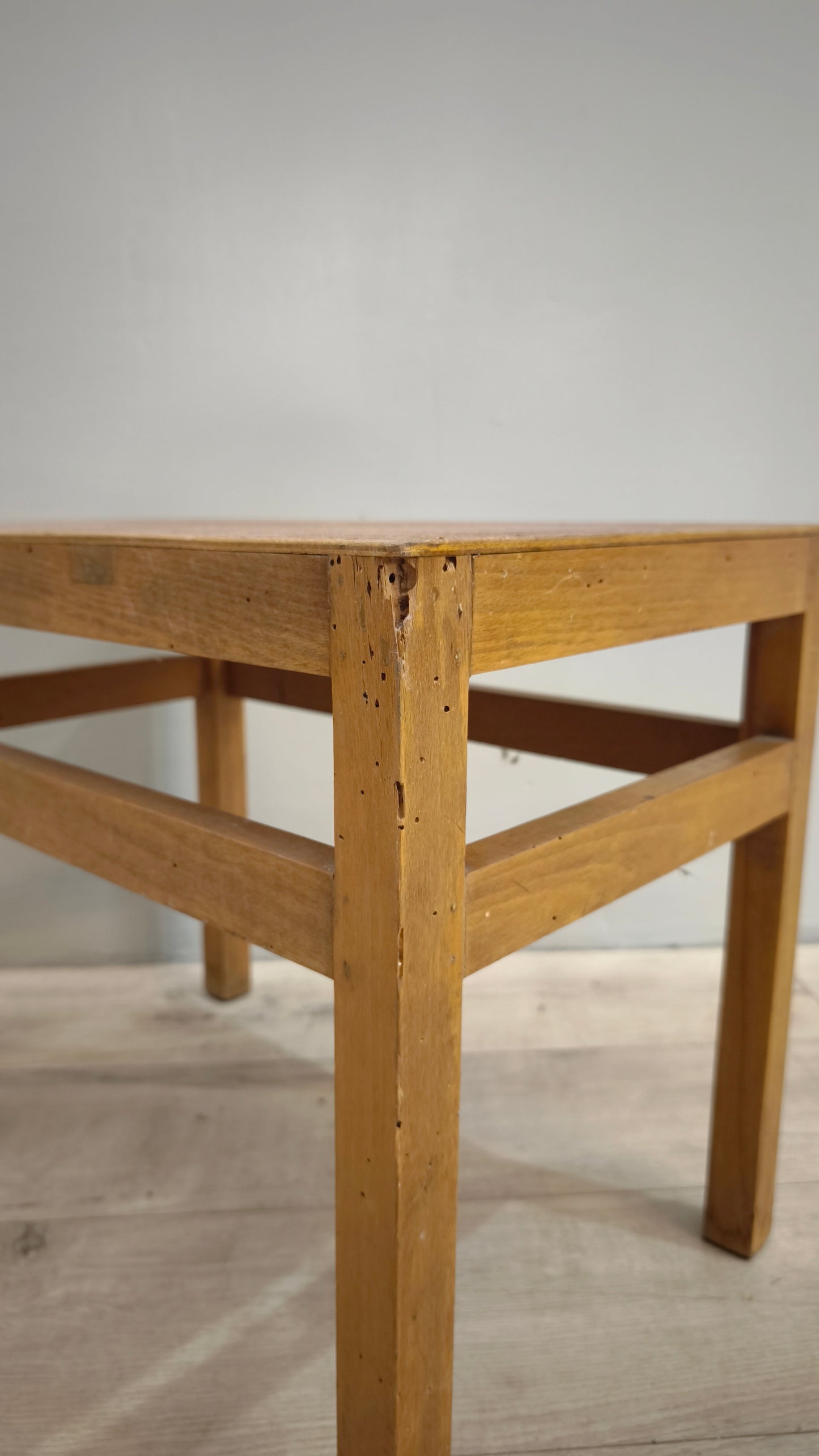82950 Tavolinetto da salotto in legno
