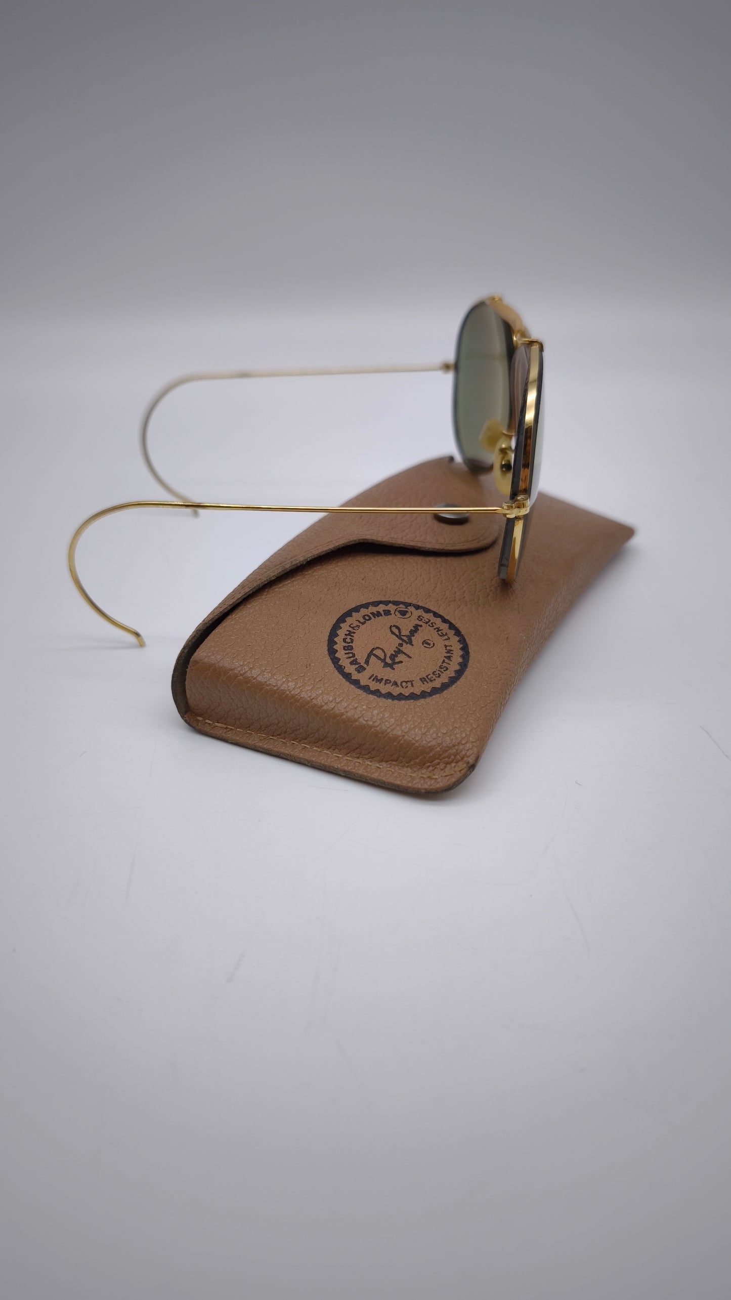 82684 Occhiali da sole Rayban vintage anni '60 con custodia