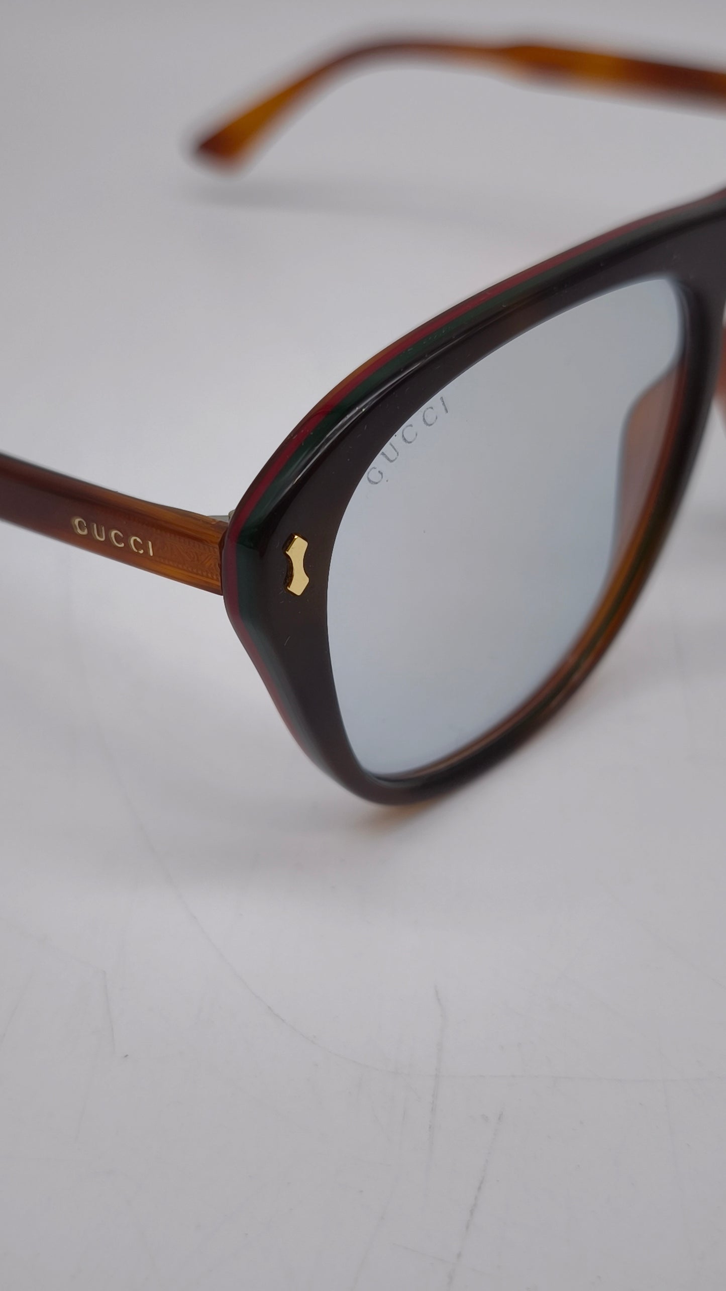 82979 Occhiali Gucci modello GG01285