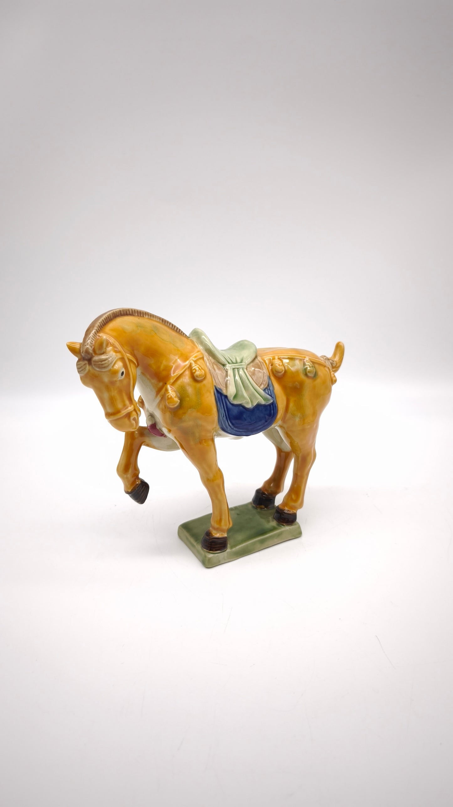 82704 Statuina cavallo in ceramica