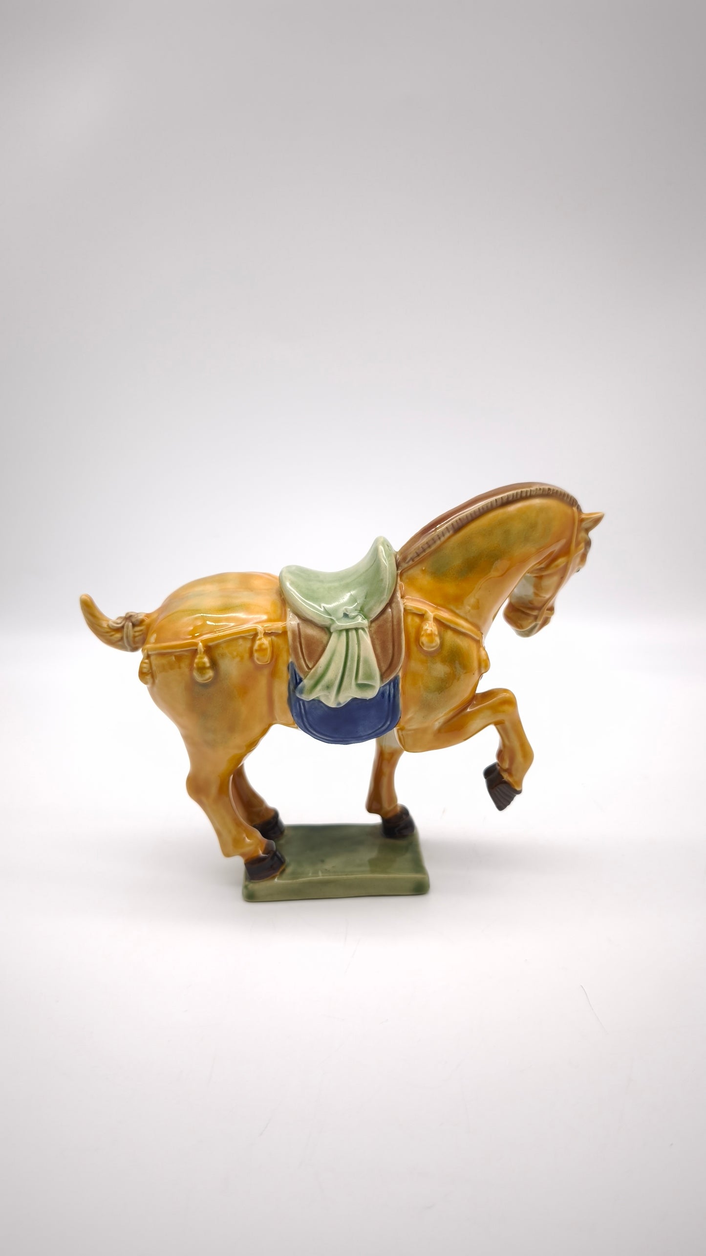 82704 Statuina cavallo in ceramica