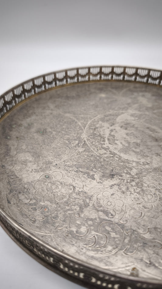 82578 Vassoio silver plated cesellato a mano