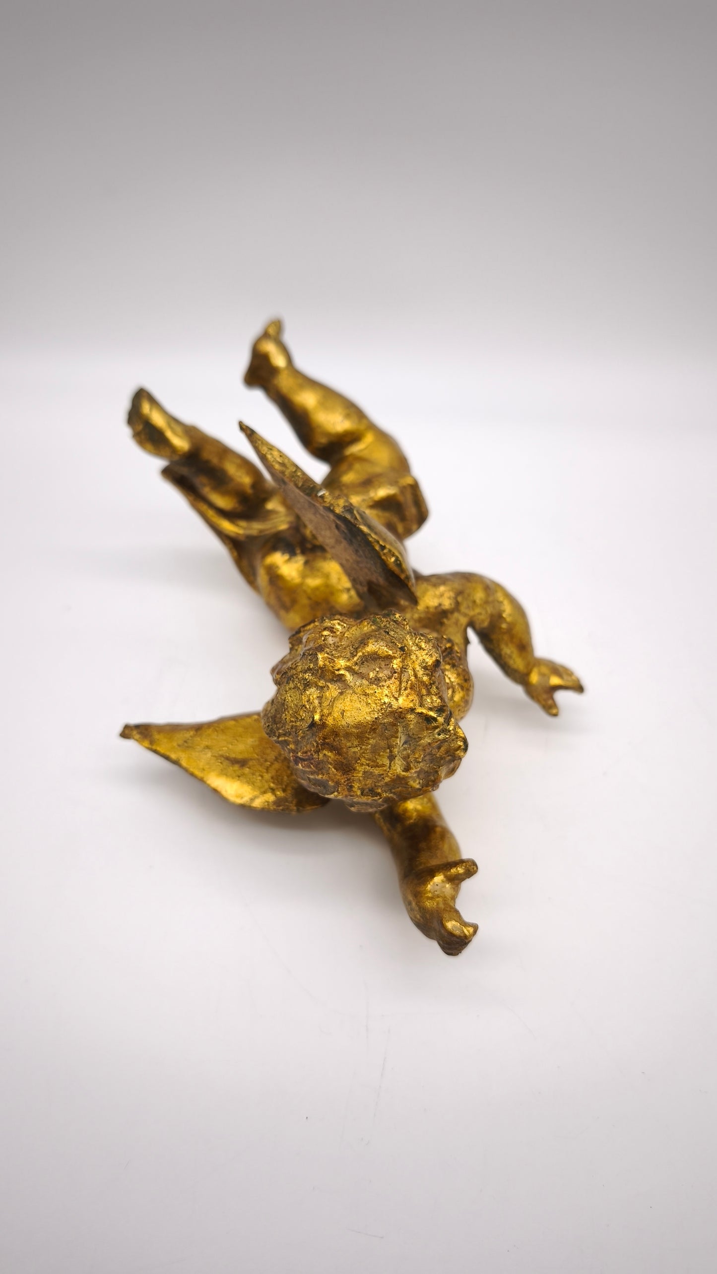 82773 Scultura angioletto in legno dorato