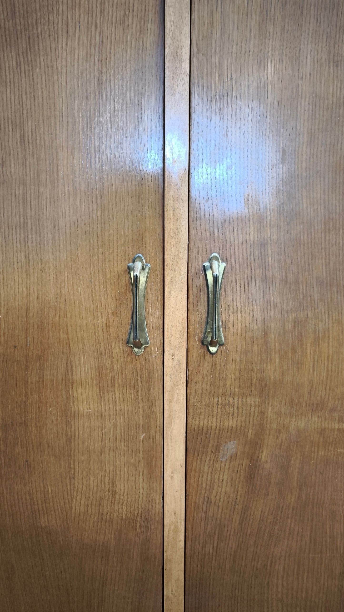 83267 Armadio due ante art déco in legno