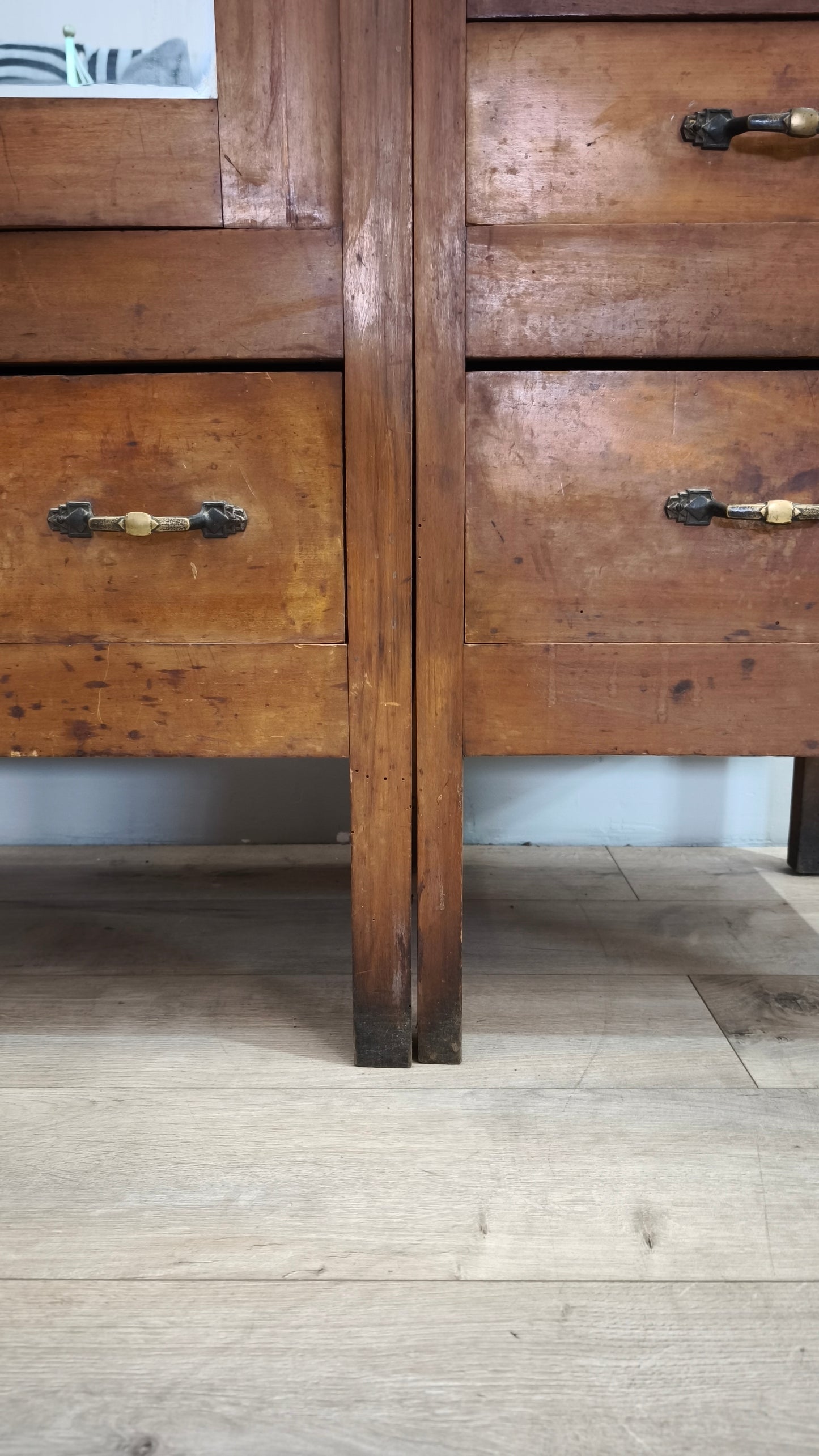 83271 Armadio in legno con anta a specchio