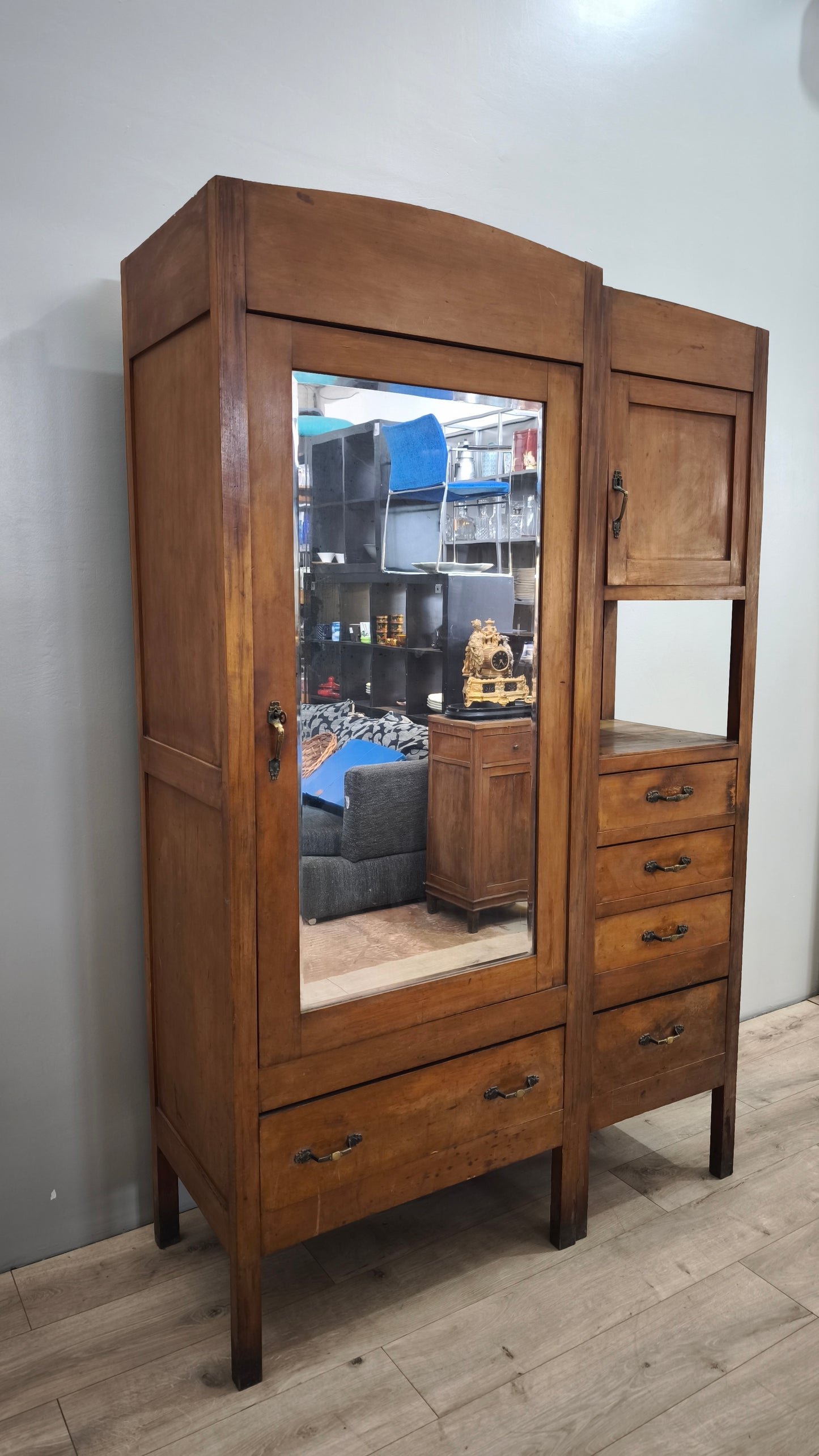83271 Armadio in legno con anta a specchio
