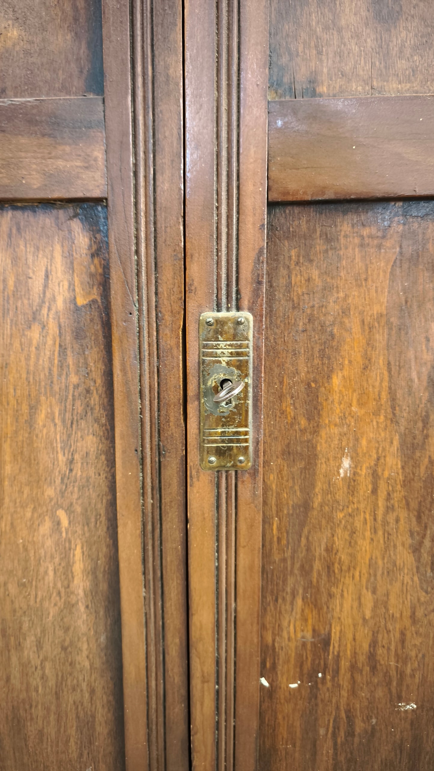 83272 Armadio due ante in legno