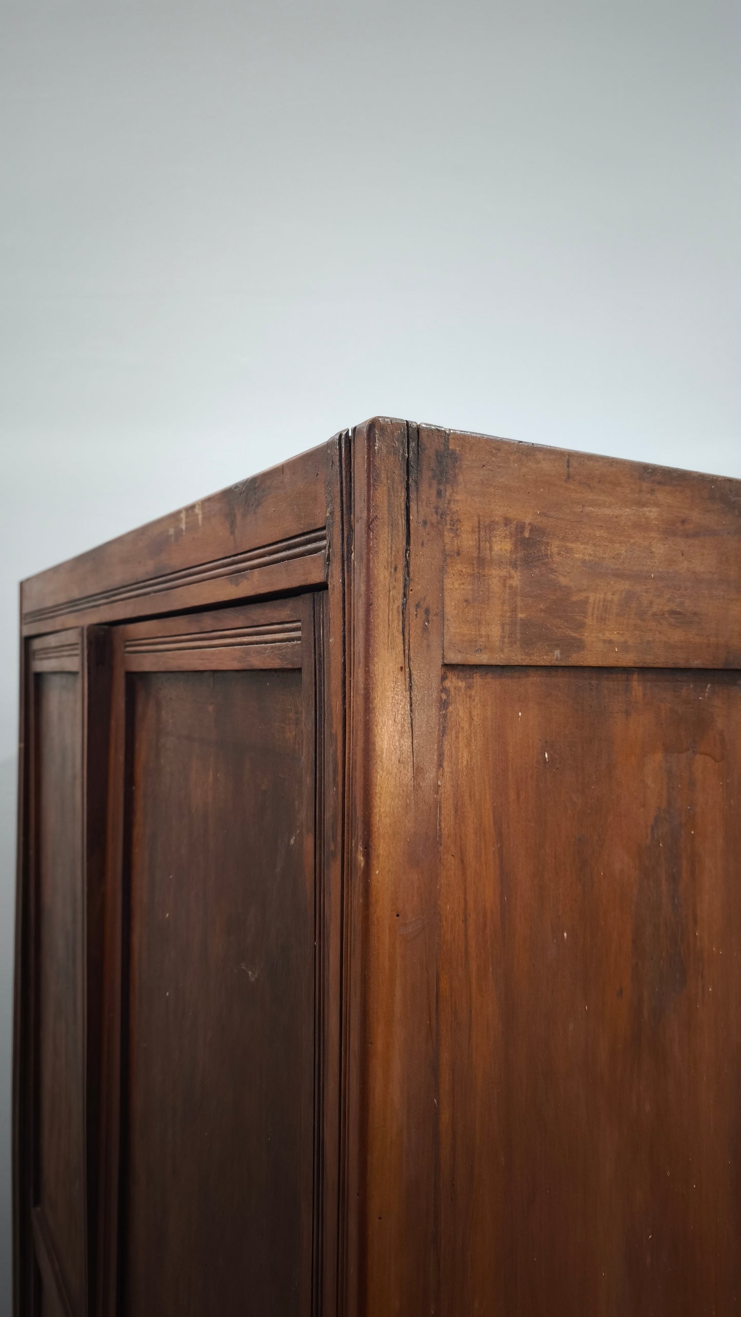 83272 Armadio due ante in legno