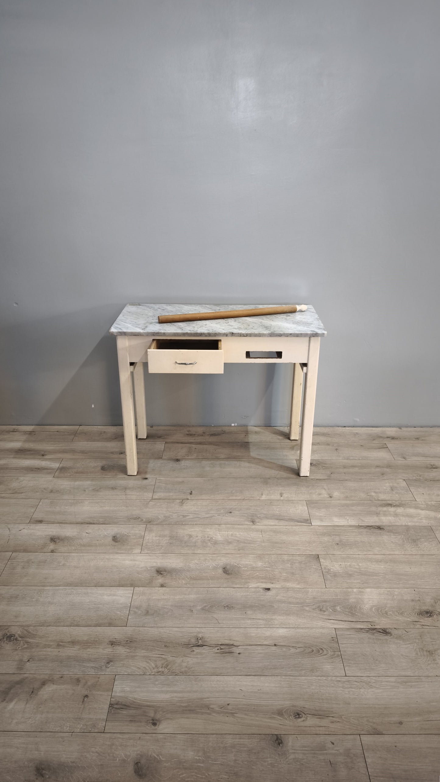 83645 Tavolo da cucina in legno con piano in marmo