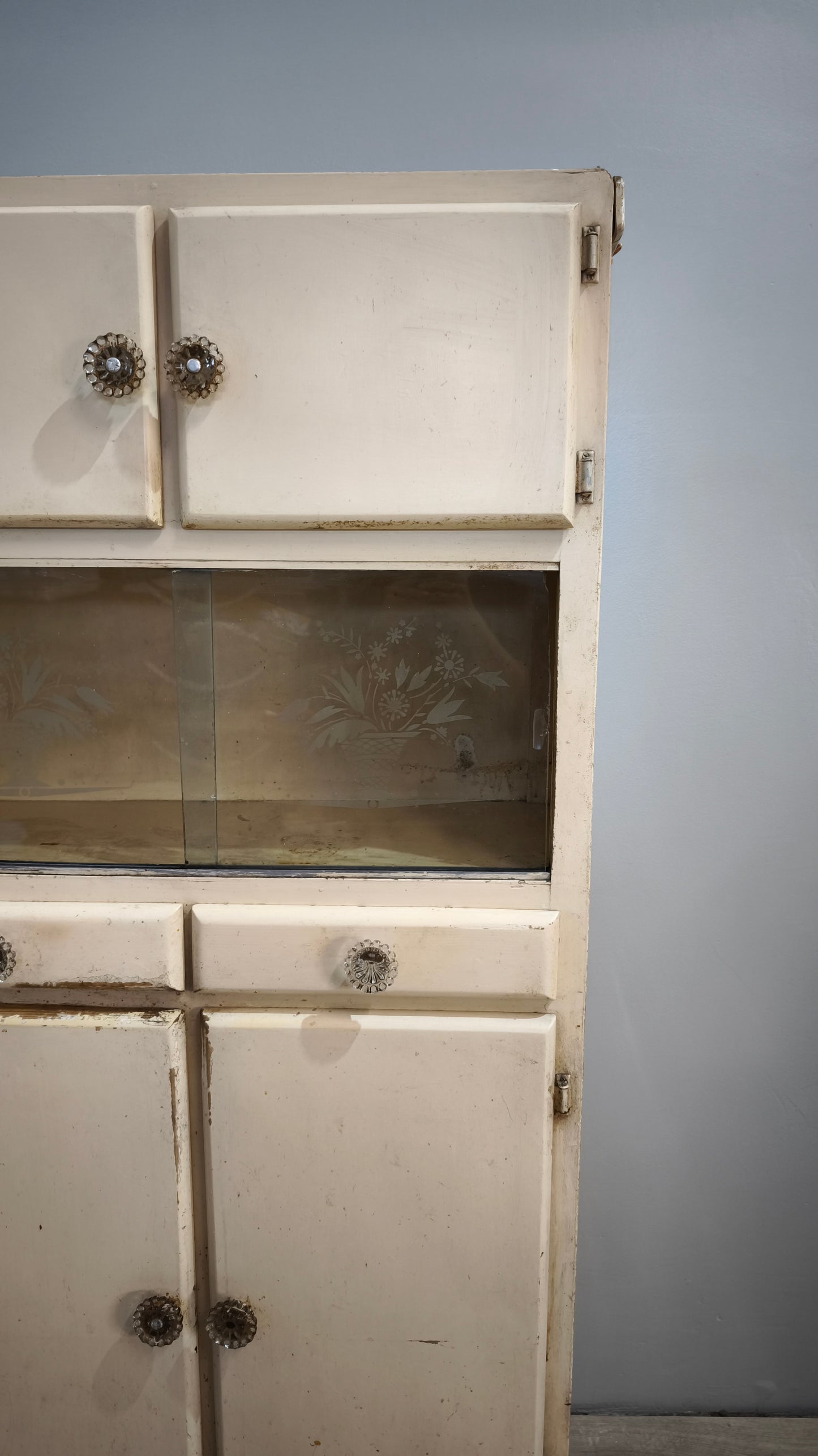 83270 Credenza due sportelli anni '50 color panna
