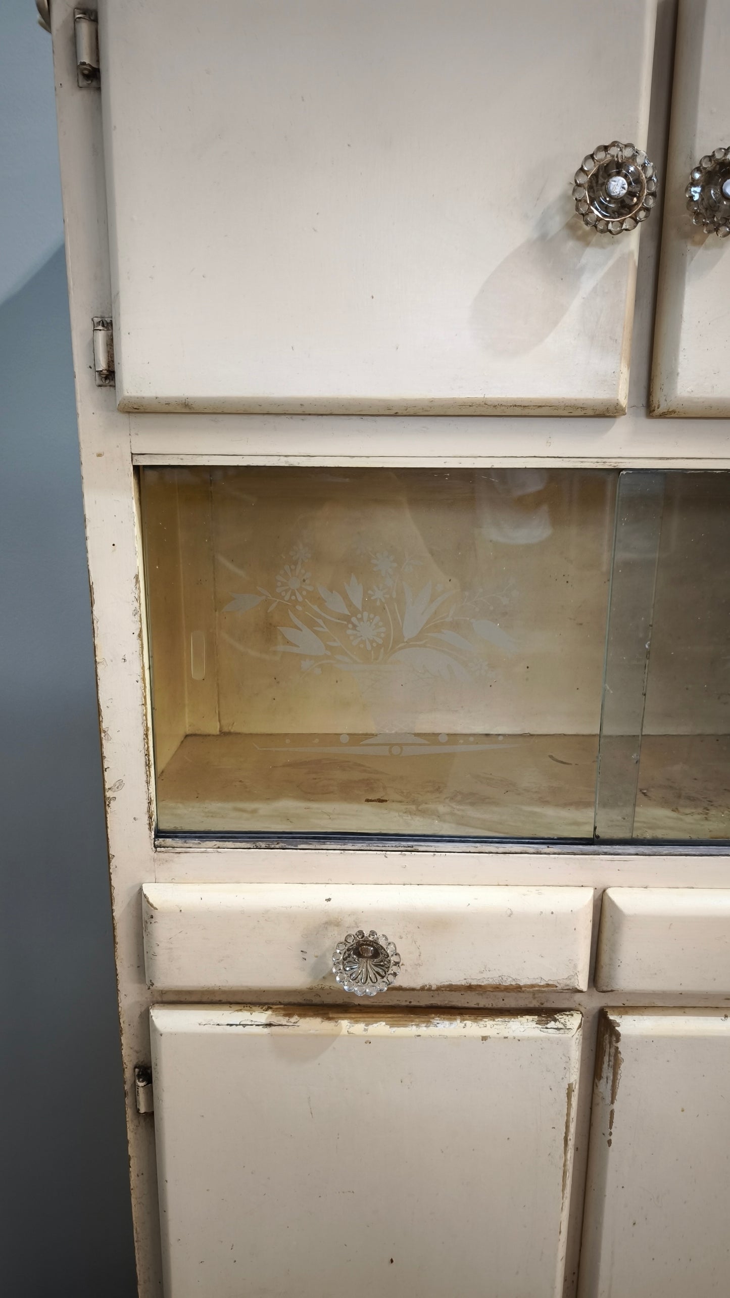83270 Credenza due sportelli anni '50 color panna
