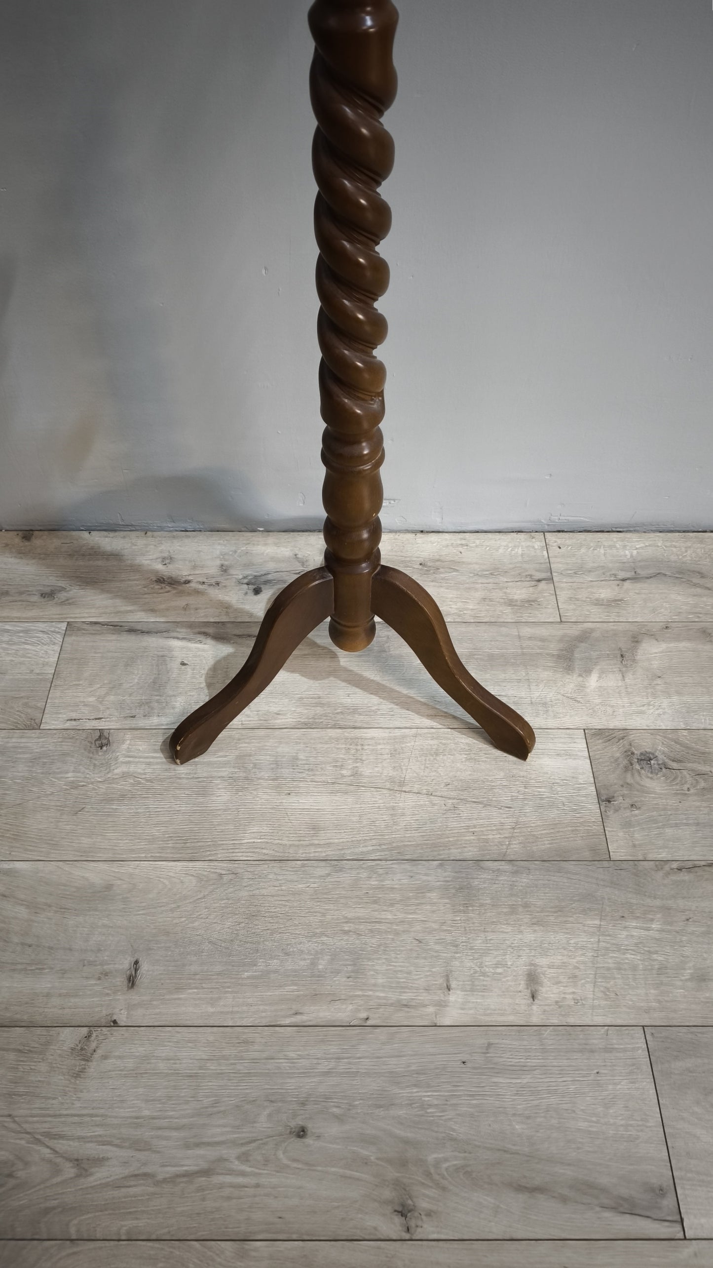 83930 Appendiabiti in legno a piantana