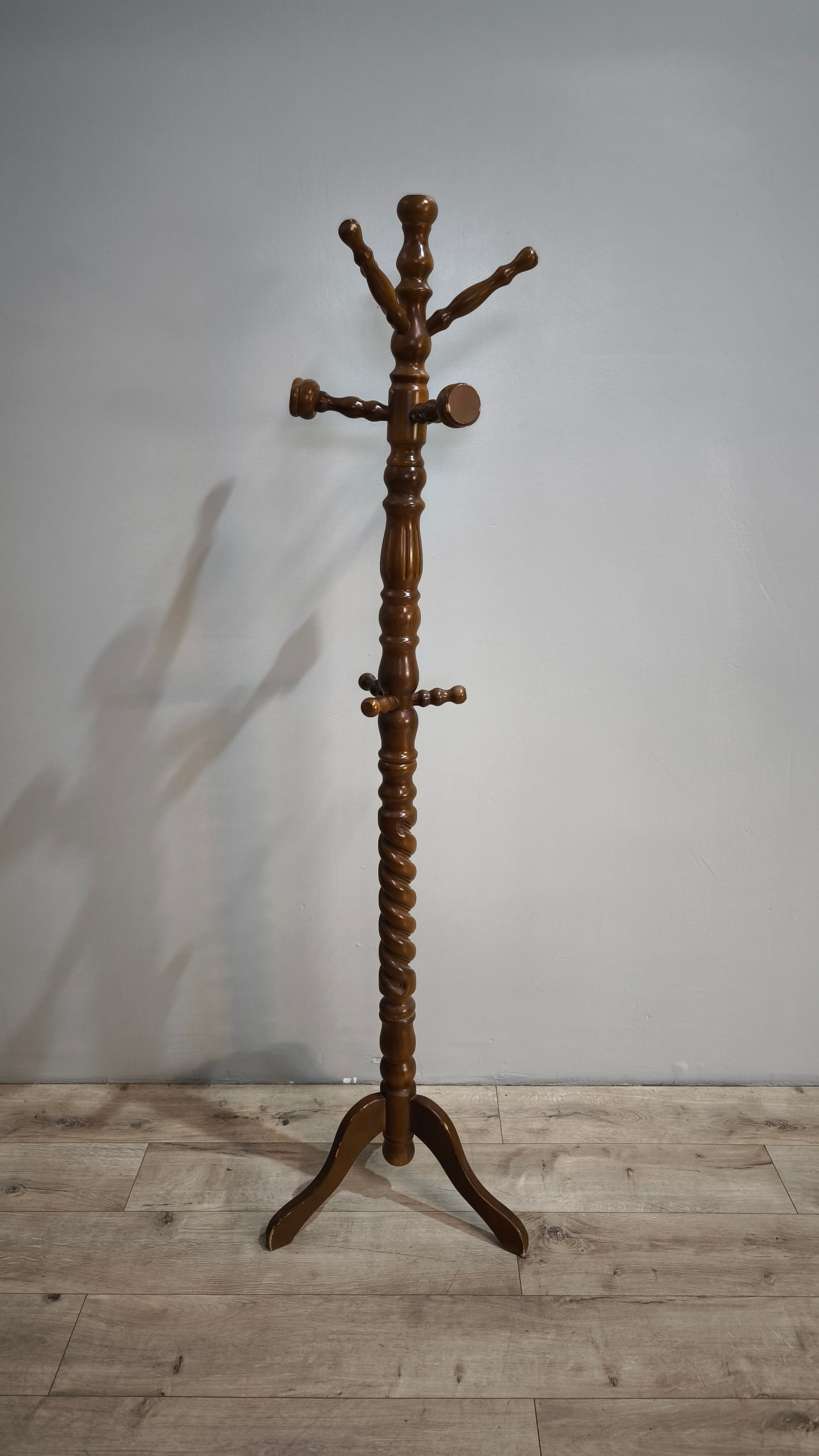 83930 Appendiabiti in legno a piantana