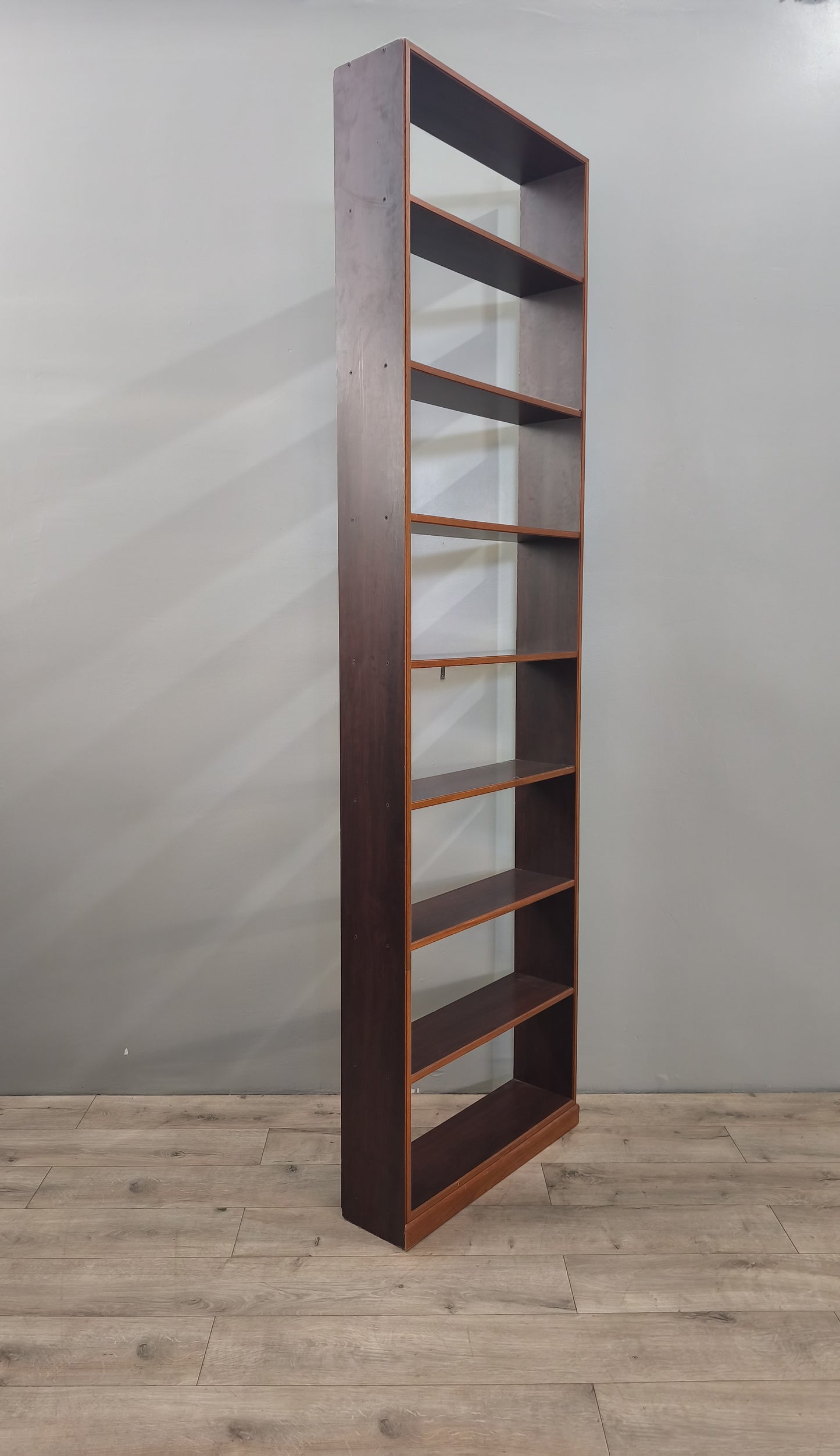 83935 Libreria alta a giorno