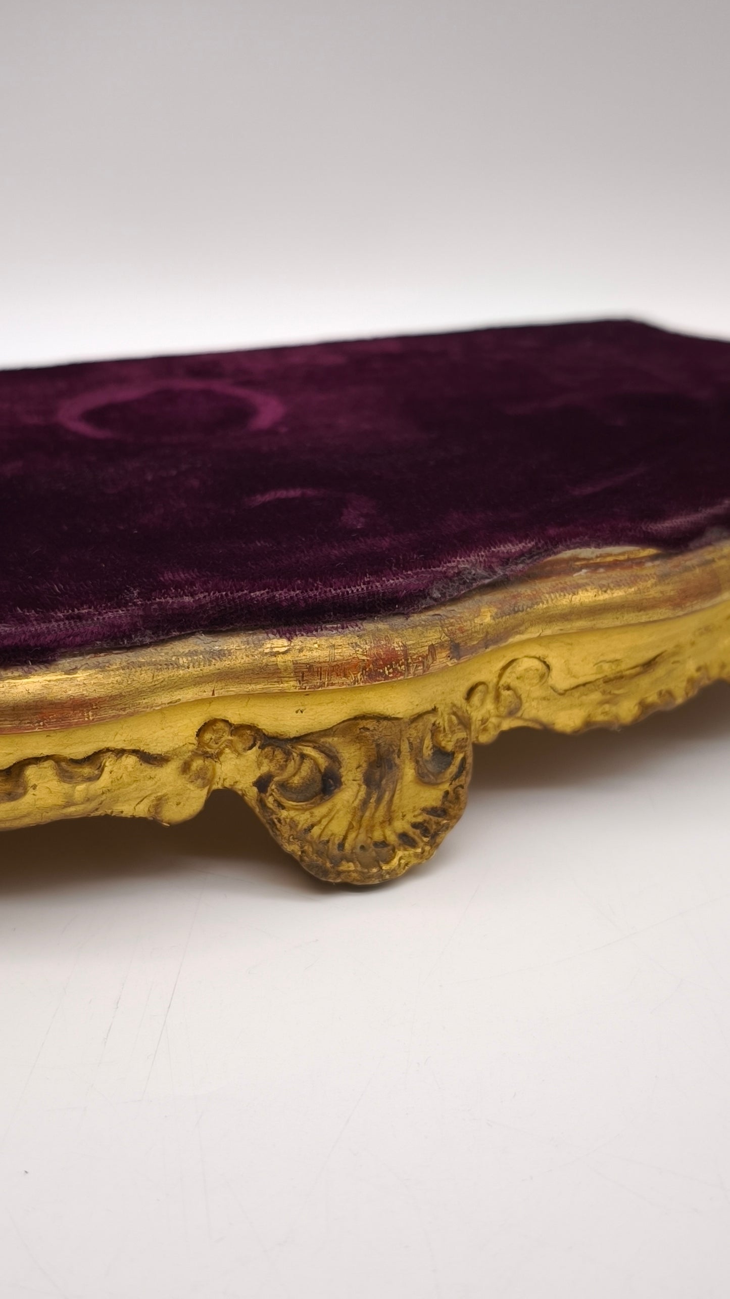 83113 Alzata in legno con velluto francese