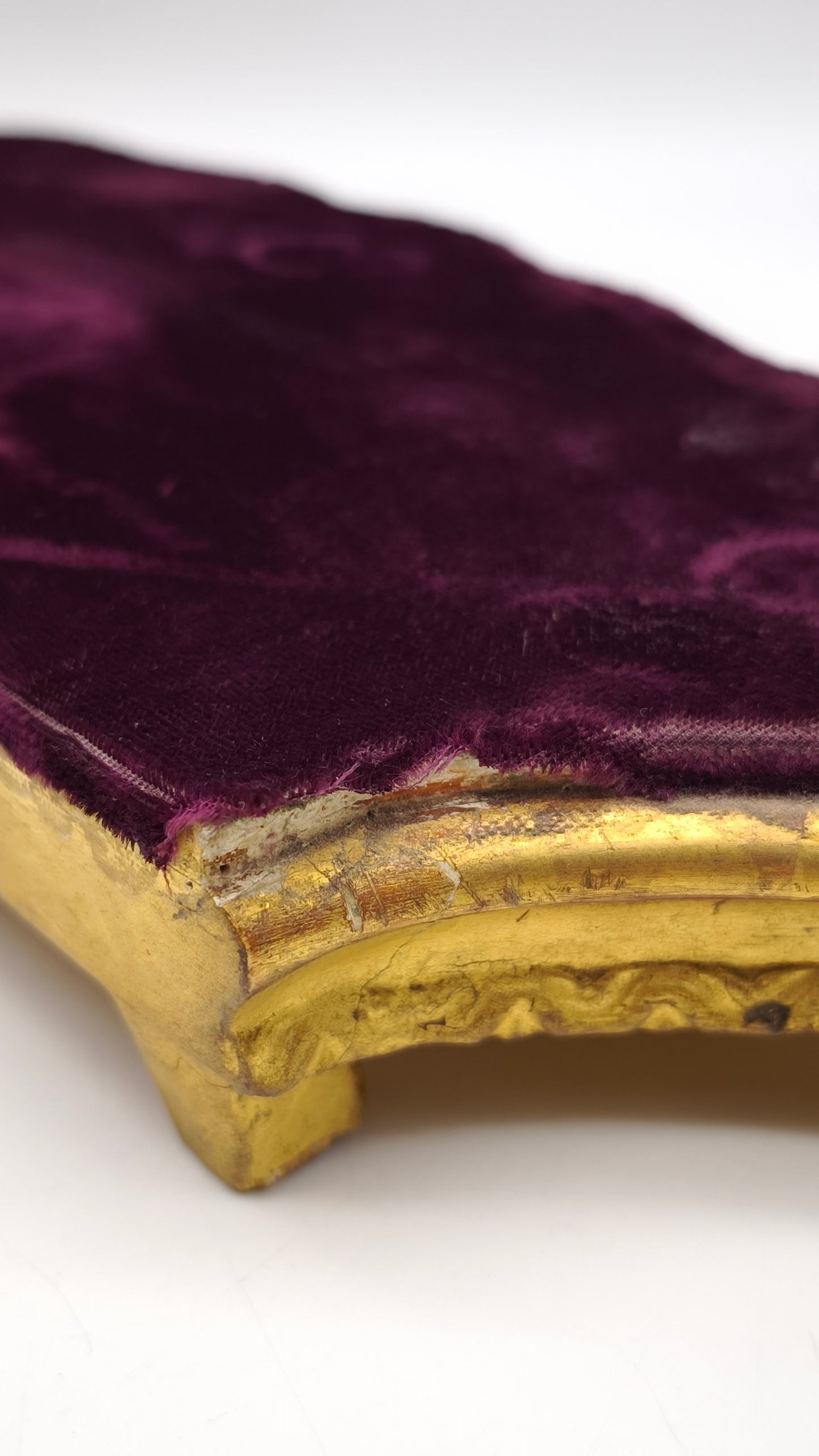 83113 Alzata in legno con velluto francese