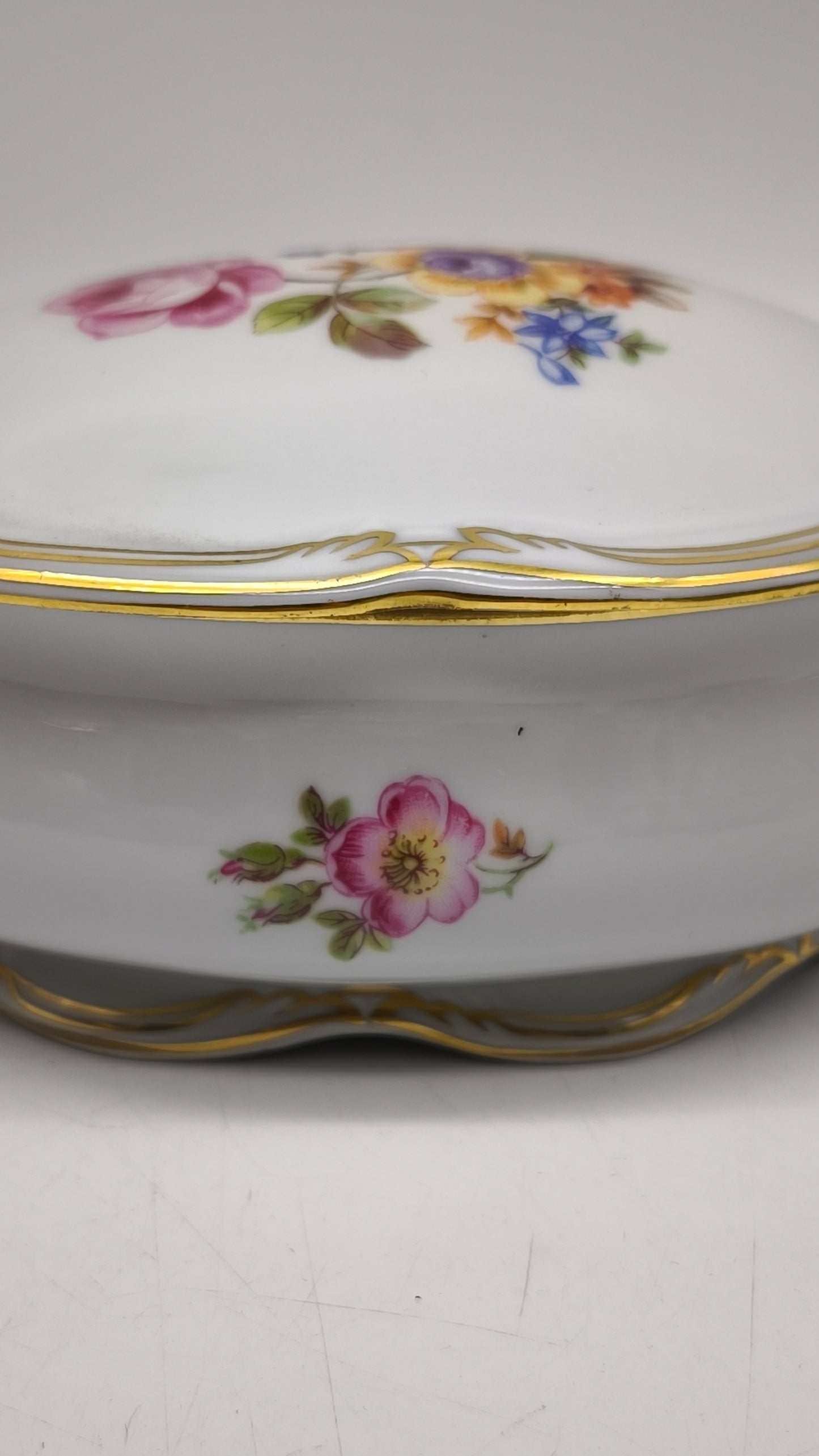 83791 Scatola in ceramica Jlmanau