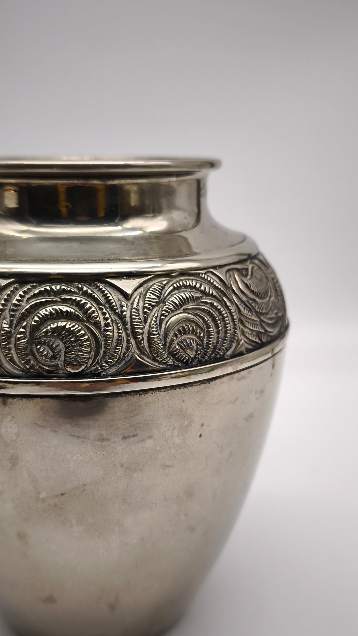 83605 Vaso in metallo Art Déco