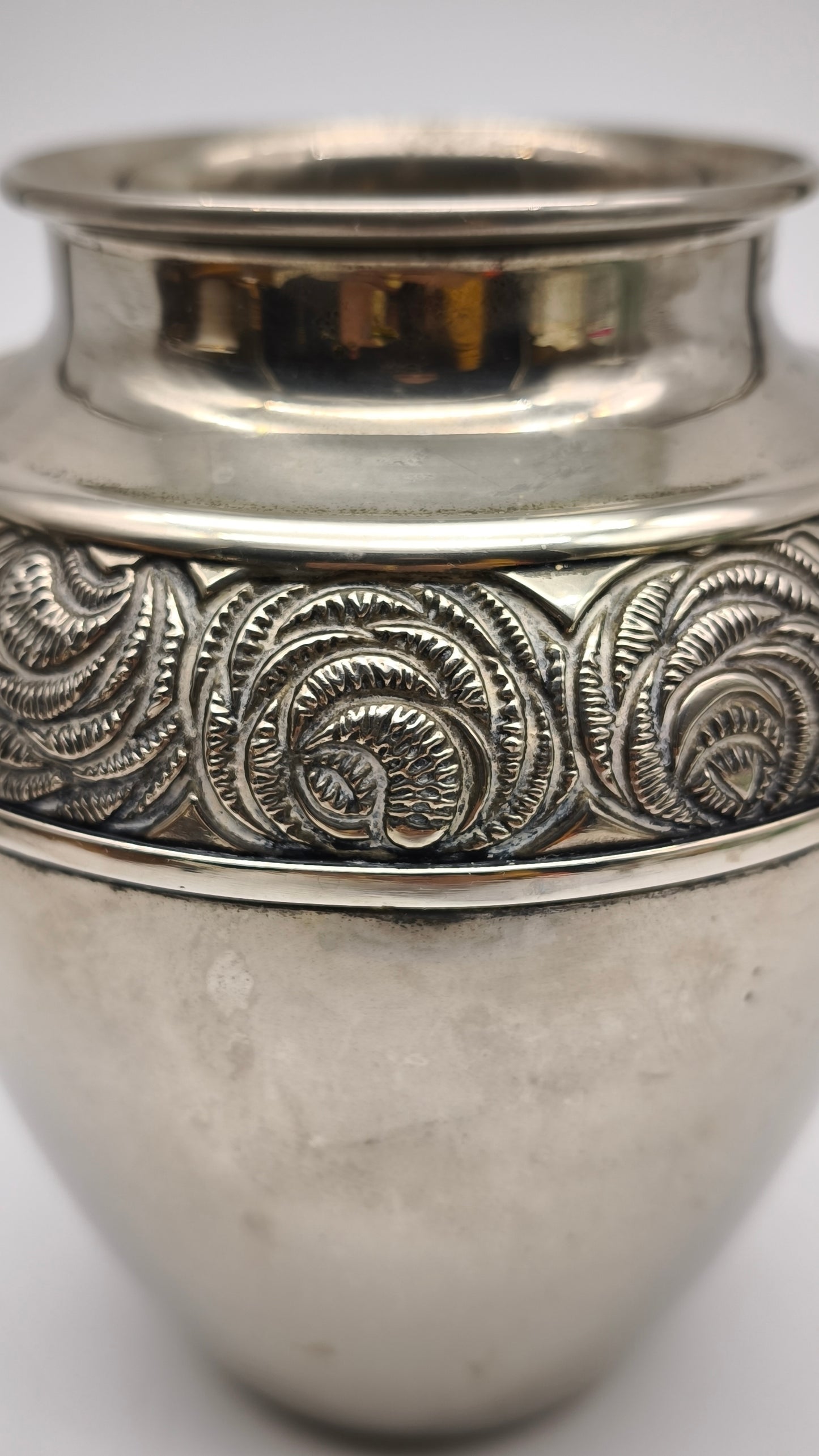 83605 Vaso in metallo Art Déco