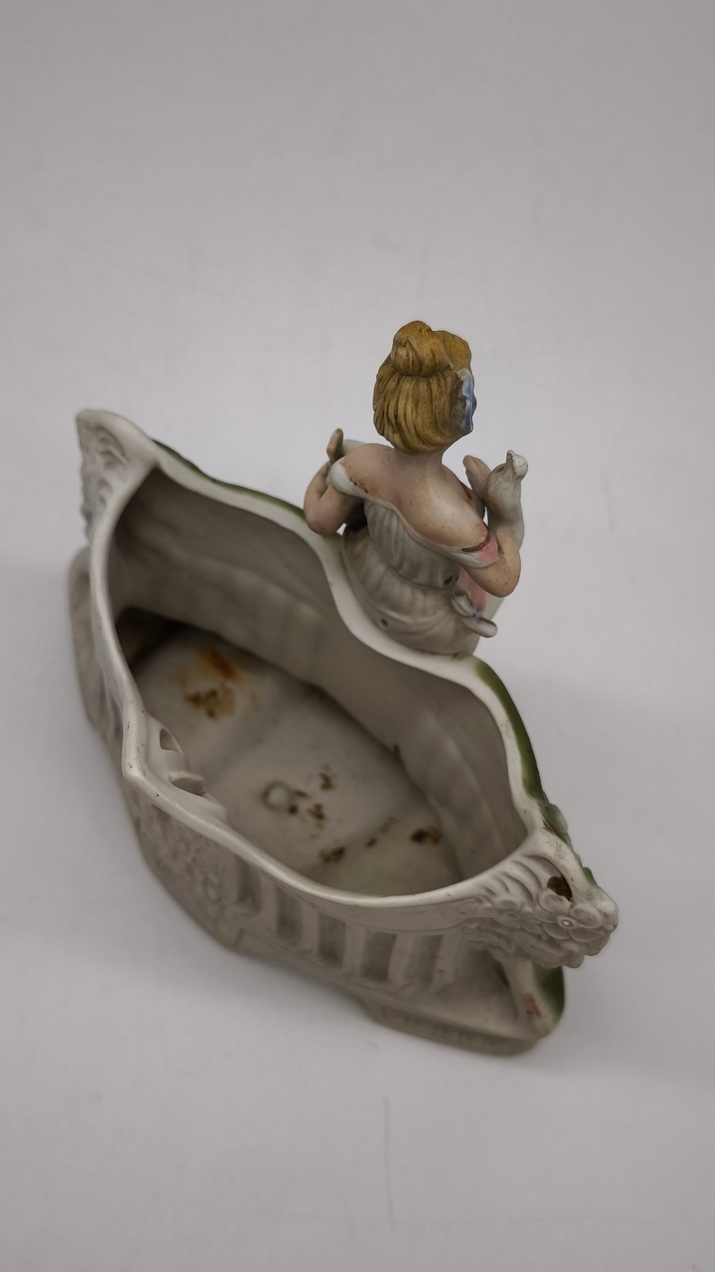 83293 Cache-pot statuina dama in porcellana Biscuit