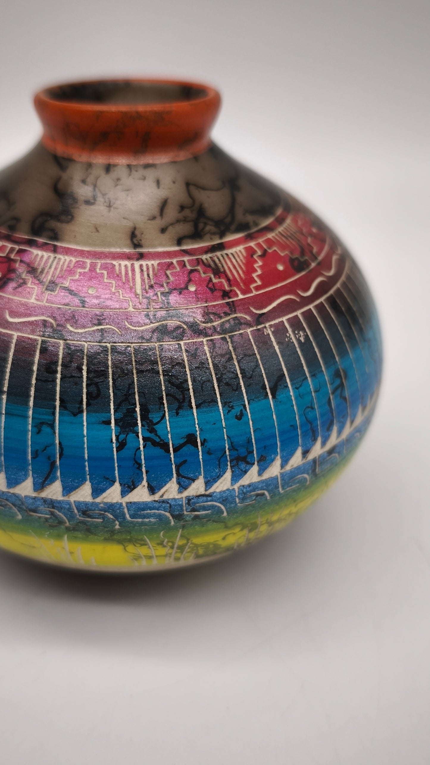 83721 Vaso in ceramica dipinto
