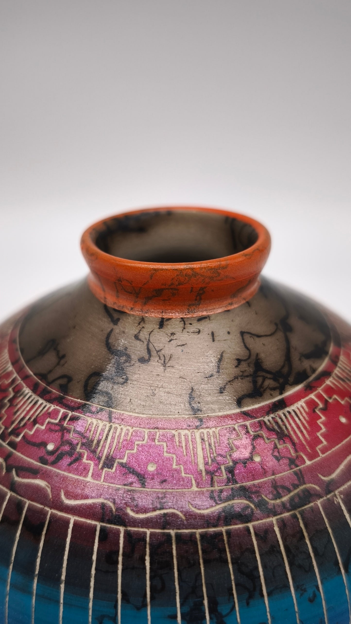 83721 Vaso in ceramica dipinto