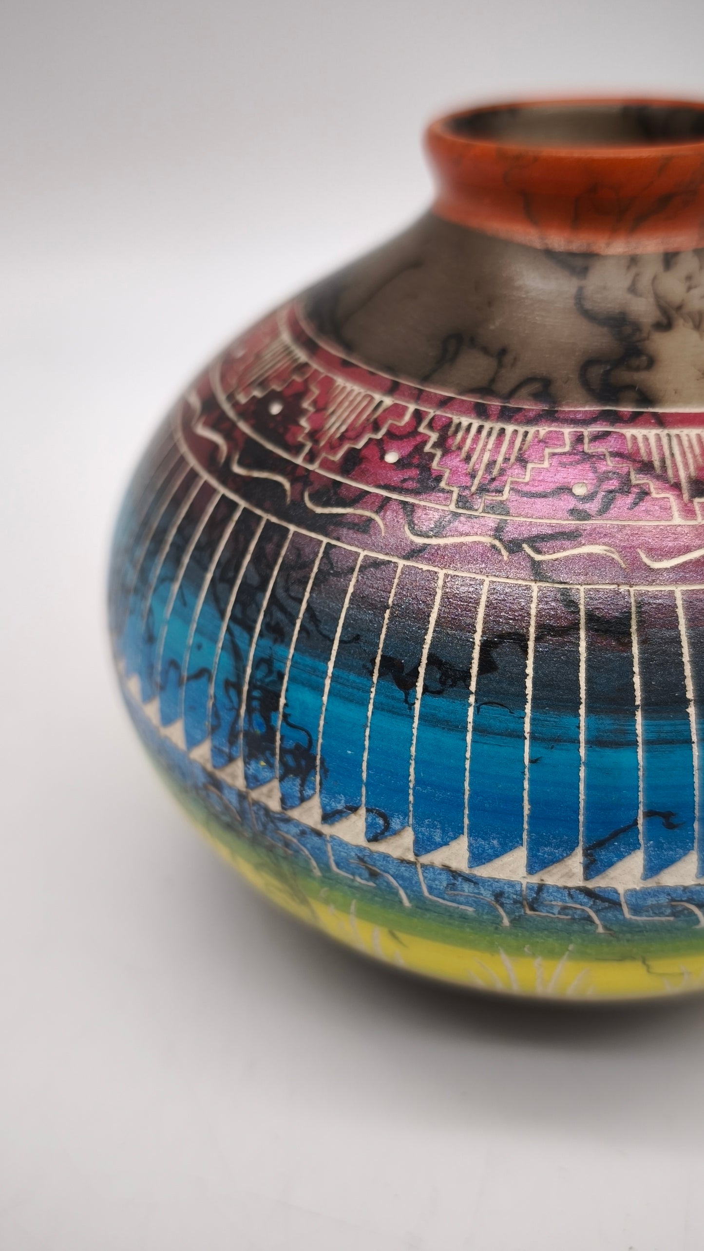 83721 Vaso in ceramica dipinto
