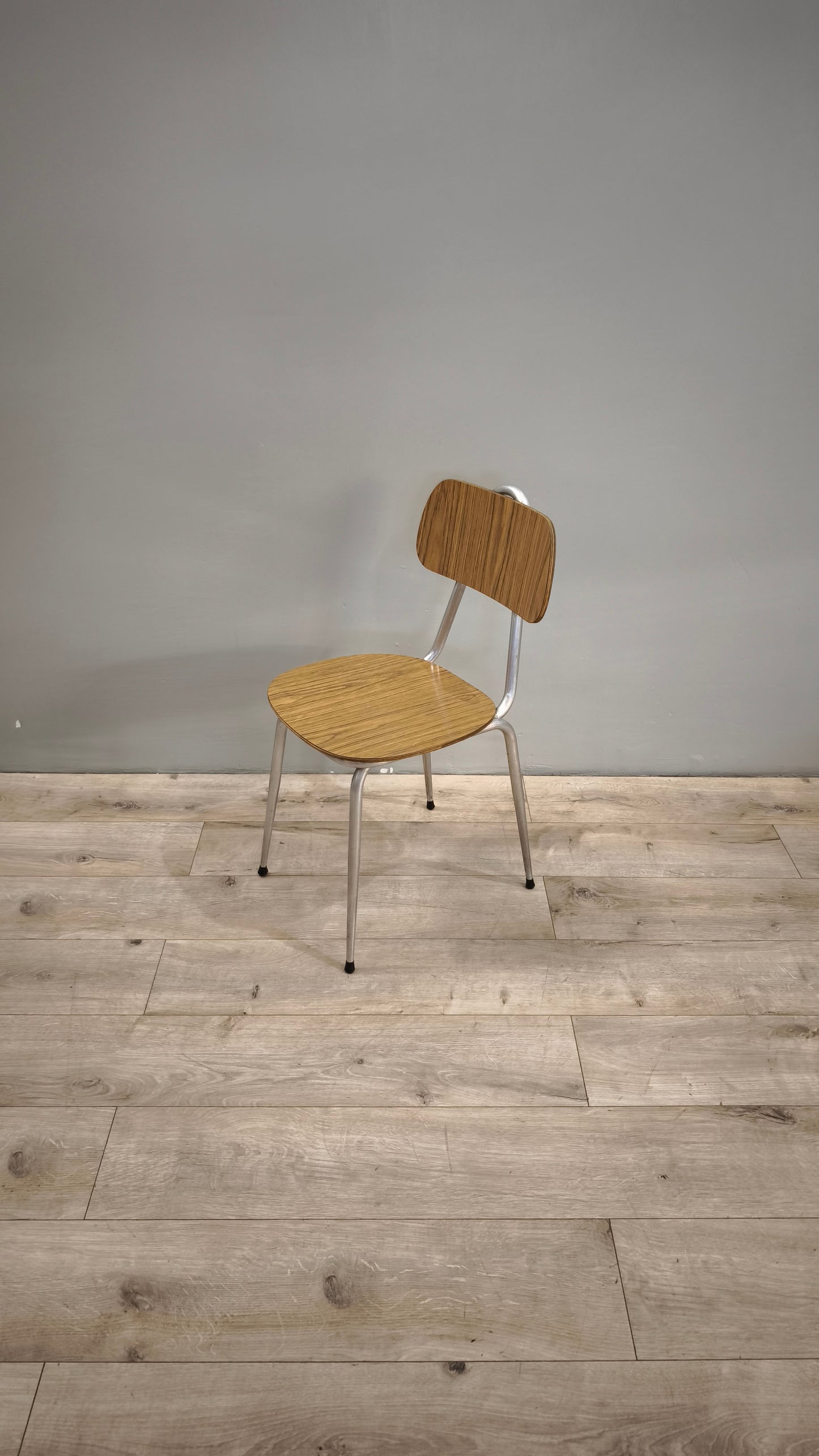 84145 Set n 4 sedie in formica marrone